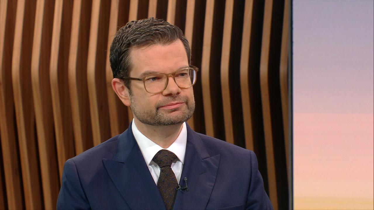 Buschmann "Niemand schafft das biologische Geschlecht ab" ZDFheute