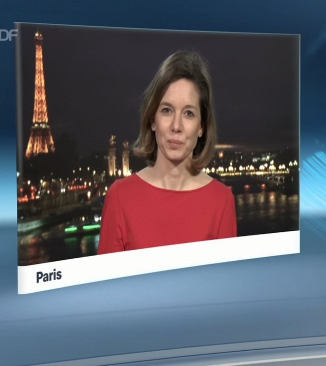 Auf der linken Bildseite ist Anna Arend vor der Pariser Skyline zu erkennen rechts im Studio steht der Morderator Christoph Wiesel