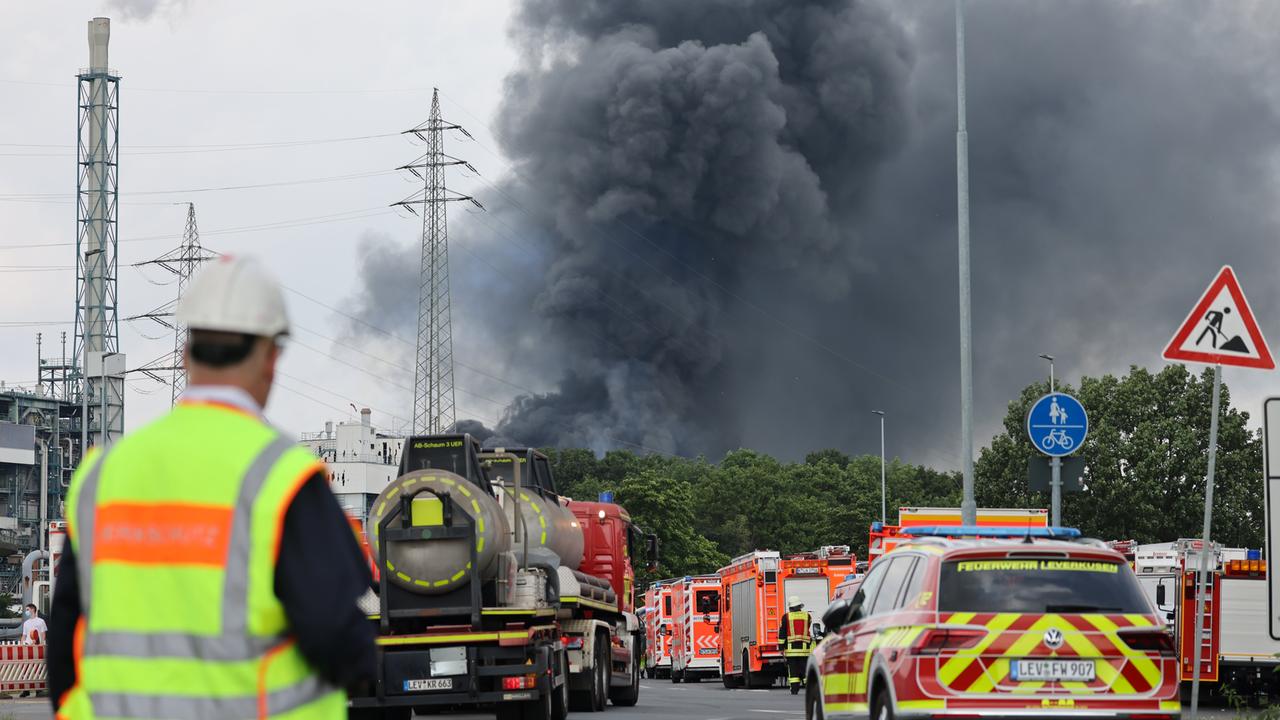 Zwei Tote nach Explosion in Leverkusen - ZDFmediathek