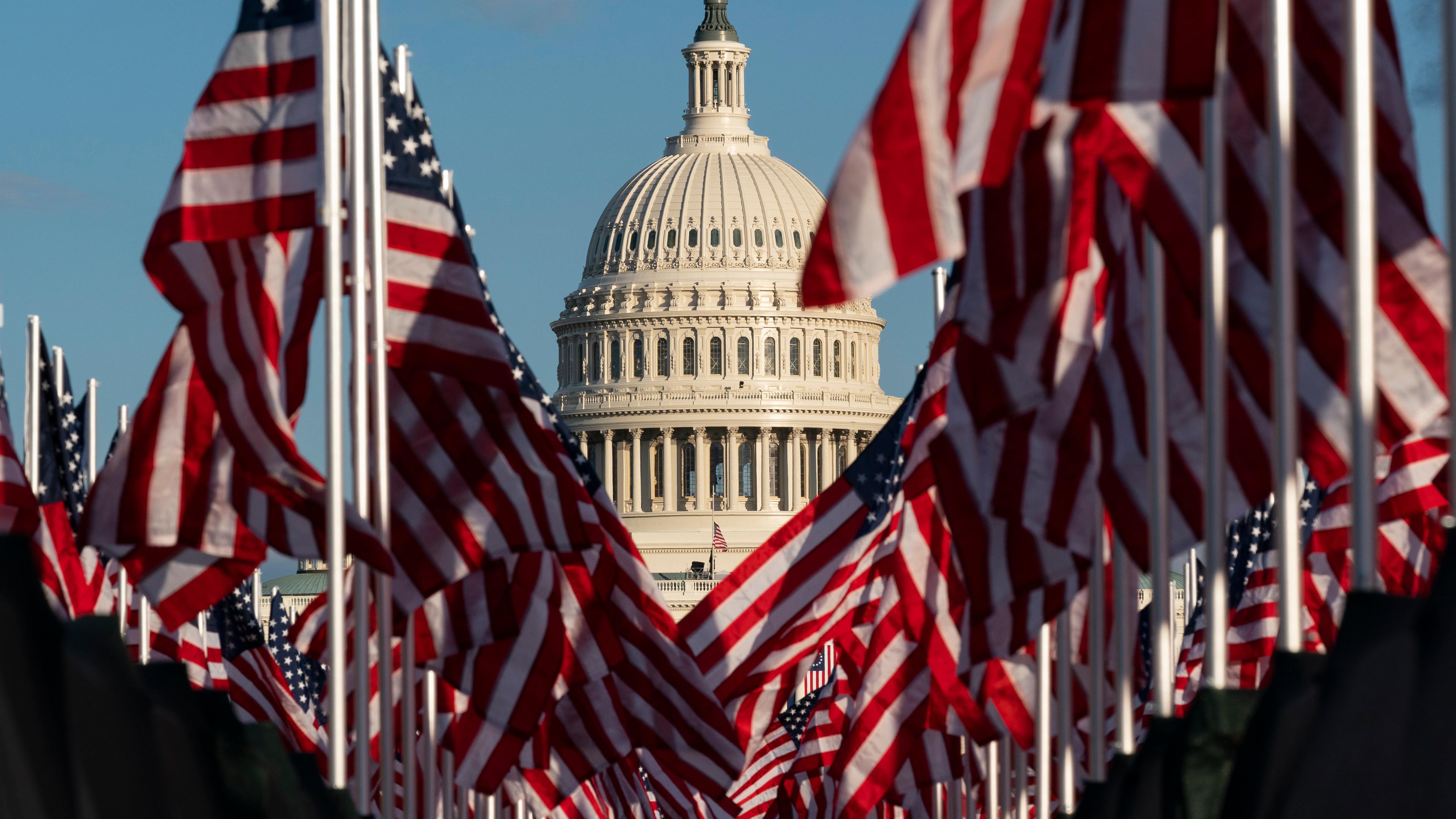 Сша сказали. Флаг Вашингтона. Дом в Америке. Флаг Вашингтона фото. Флаг Вашингтона города.