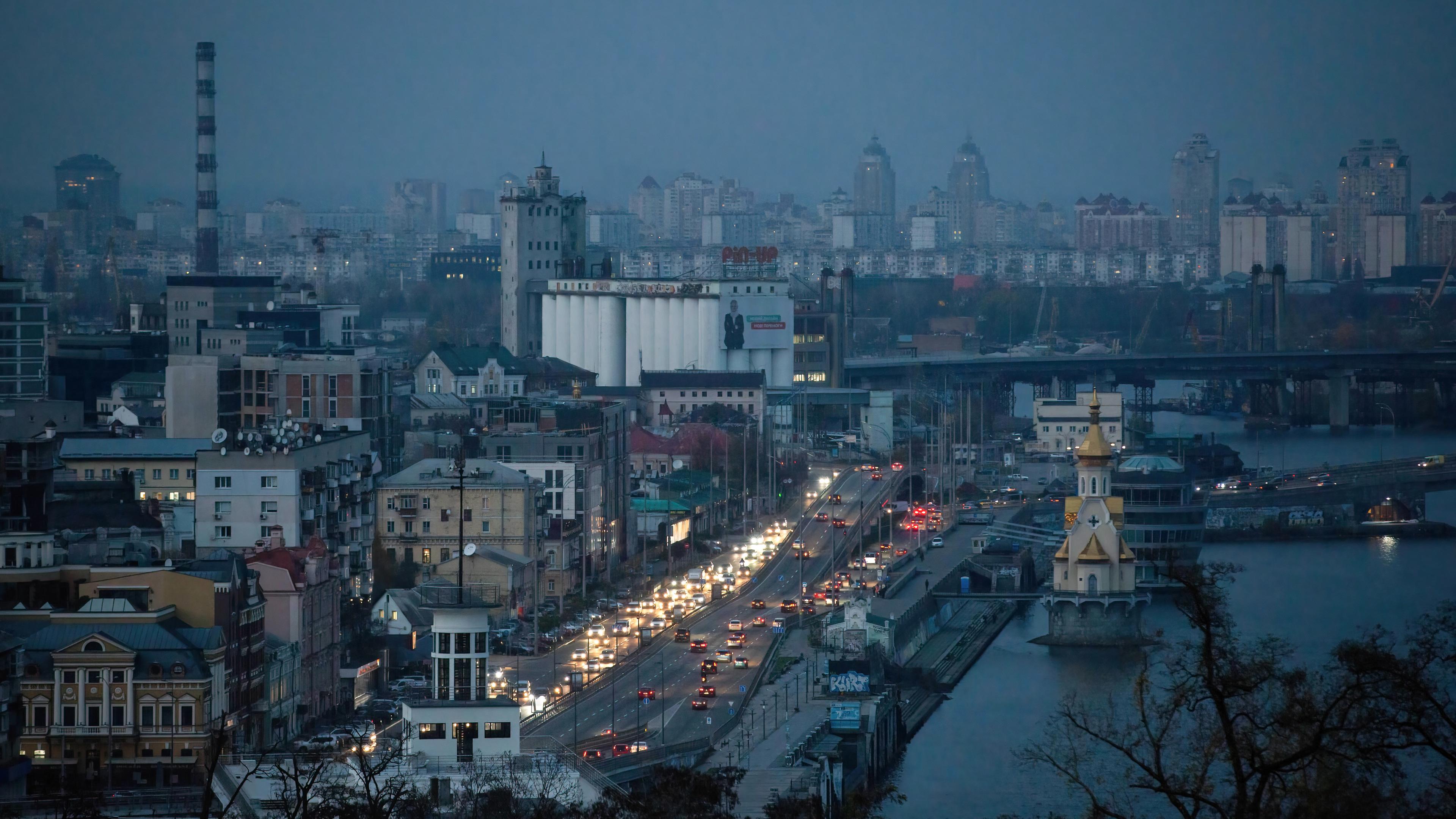 Киев без. Киев. Ночной Киев без света фото. Киев во тьме фото. Киев без электричества фото.