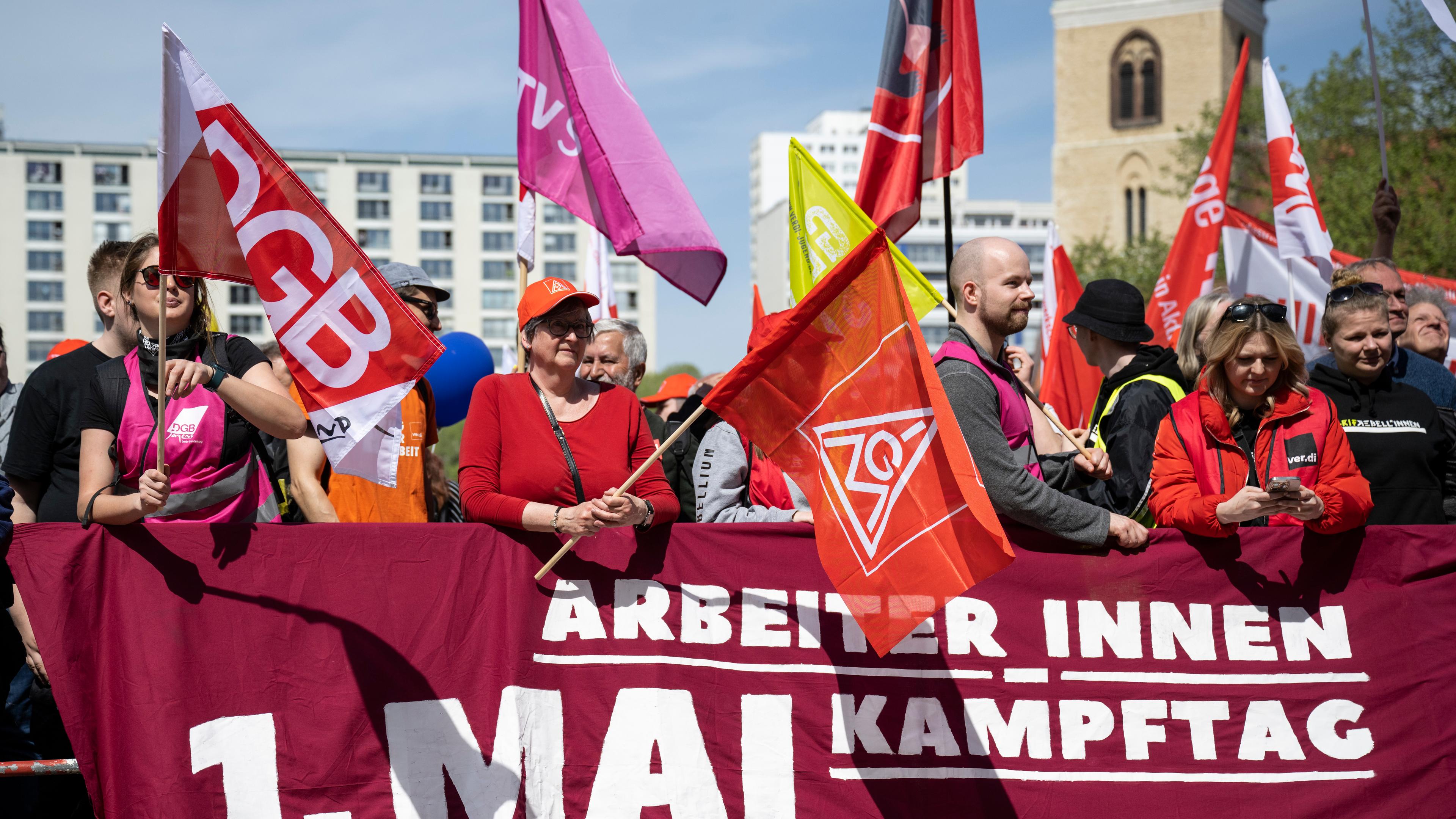 Am Tag der Arbeit findet eine Demonstration des DGB statt. Berlin, 01.05.2023