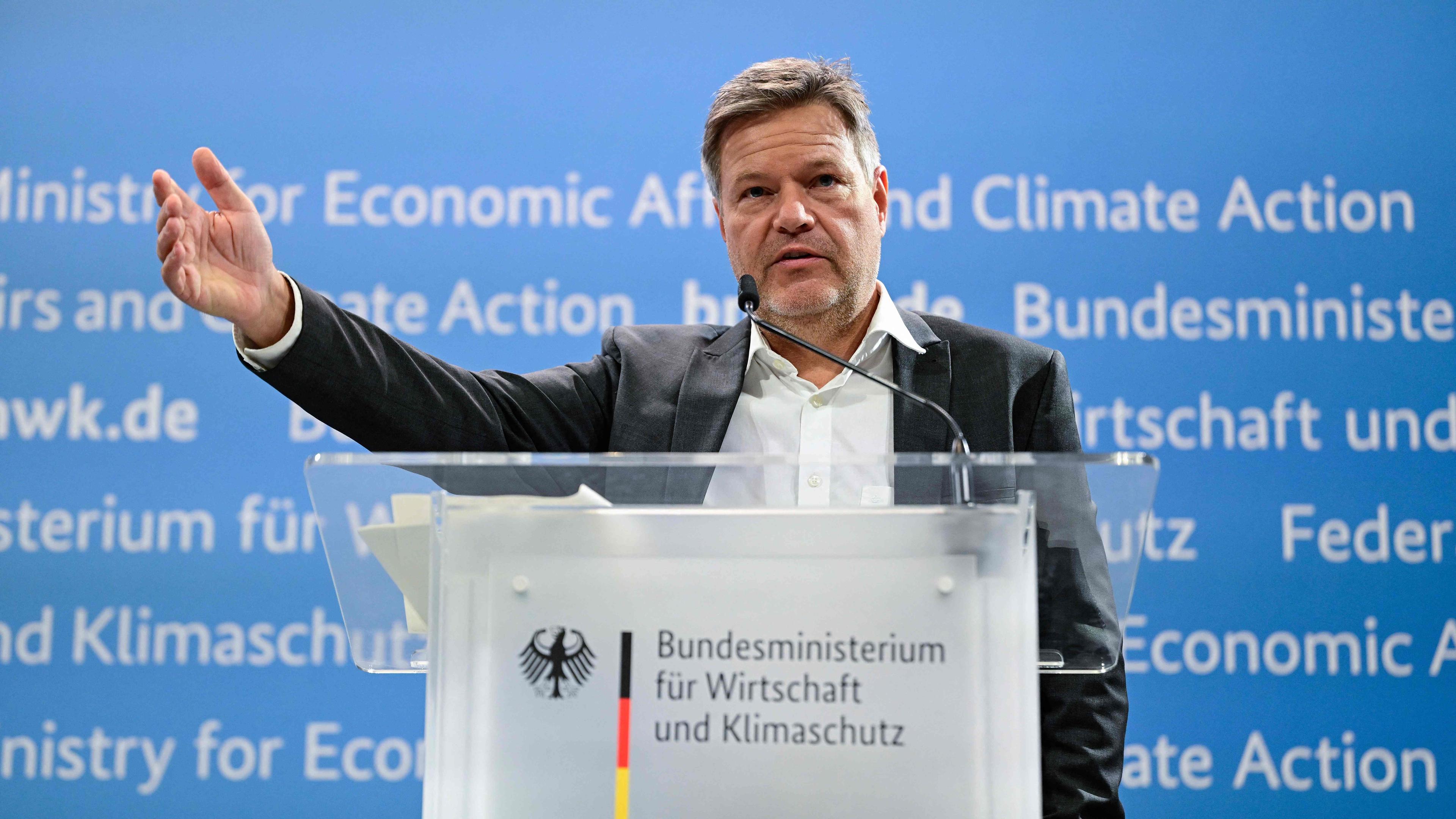 German Minister of Economics and Climate Protection Robert Habeck addresses a press conference on modernisation