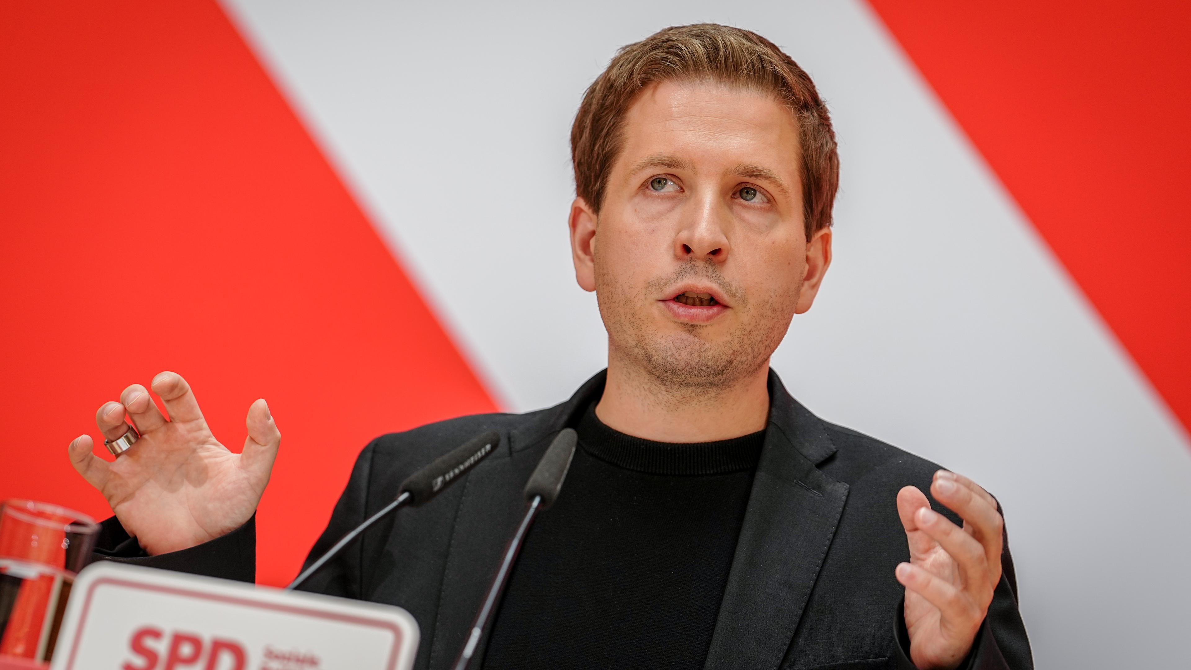 Kevin Kühnert Generalsekretär SPD bei der Pressekonferenz