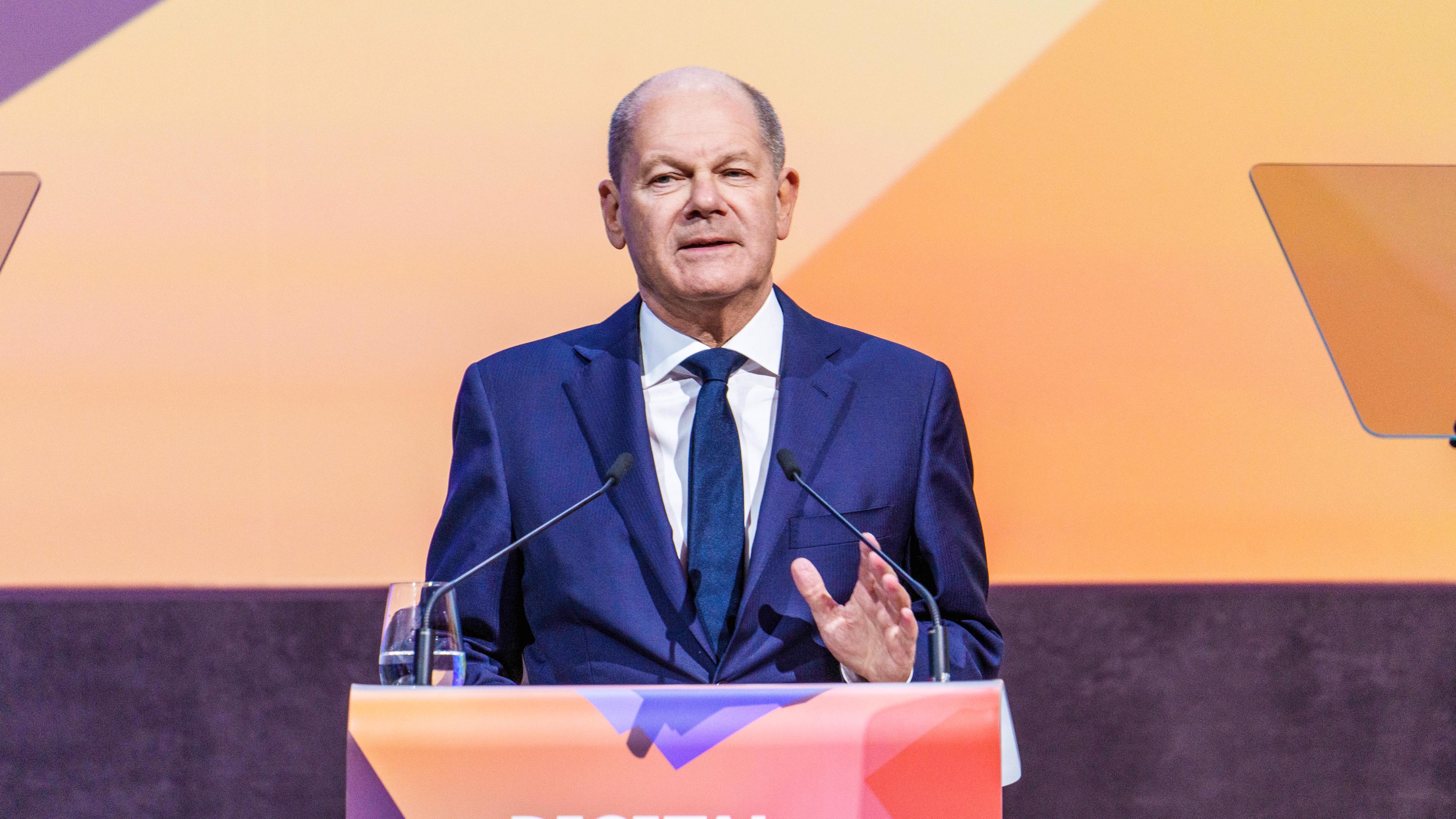 21.10.2024, Hessen, Frankfurt/Main: Bundeskanzler Olaf Scholz (SPD) spricht auf dem Digital-Gipfel 2024