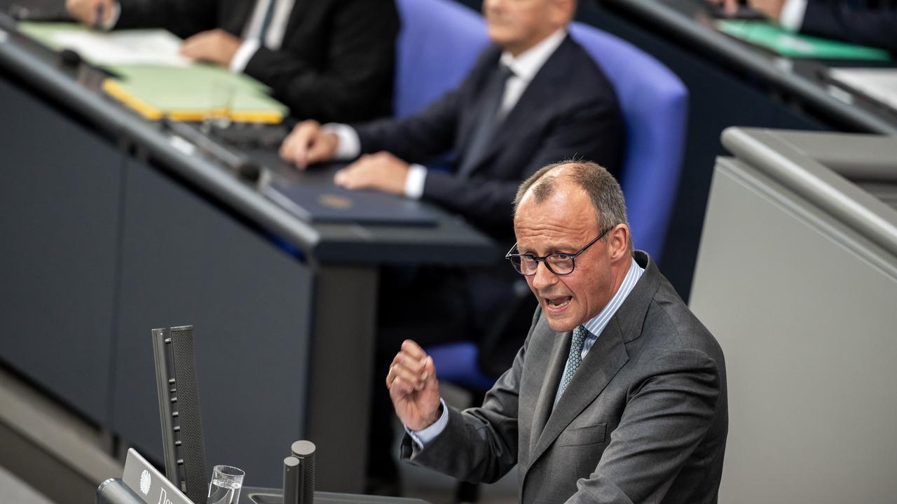 Scholz Vs. Merz: Rededuell Im Bundestag - ZDFmediathek