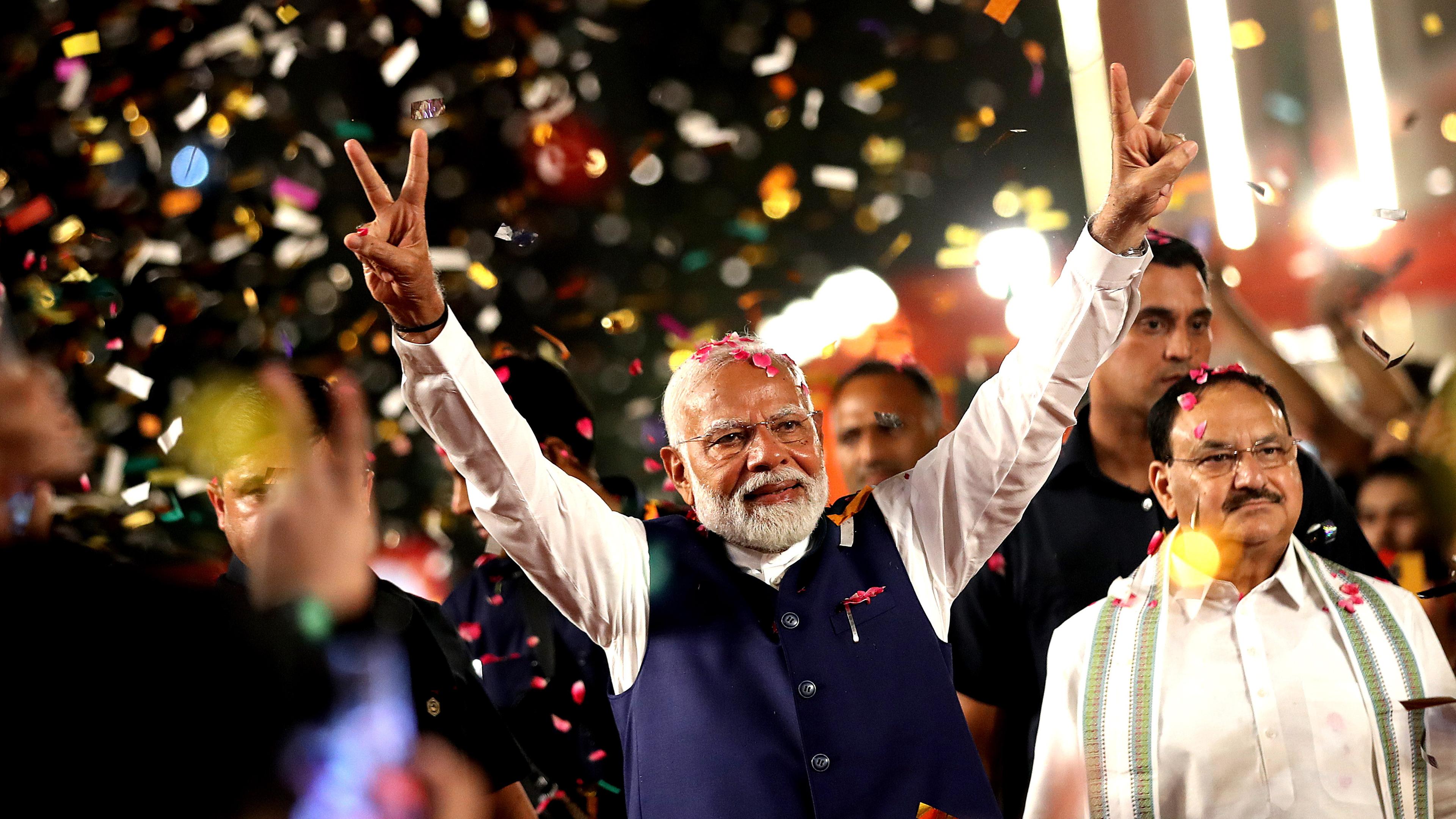 Neu-Delhi, 04.06.2024: Nach der Wahl in Indien hat sich Premier Narendra Modi zum Sieger erklärt und wird auf der Straße gefeiert.