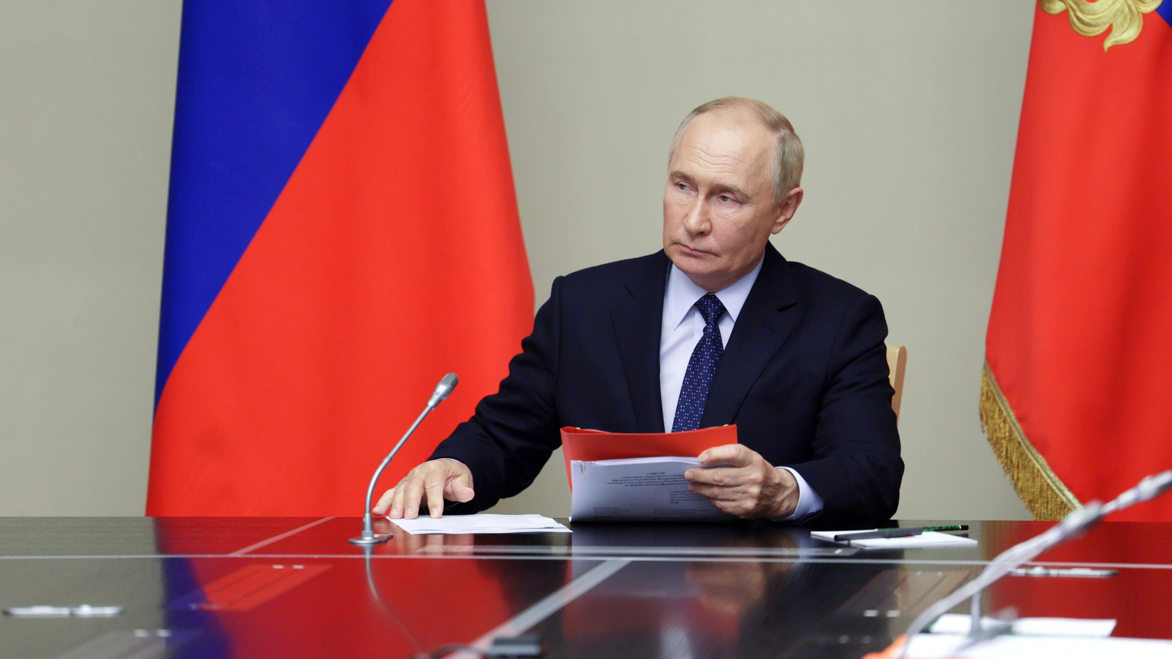 Putin chairs Russia Security Council meeting amid Ukrainian offensive in Kursk region