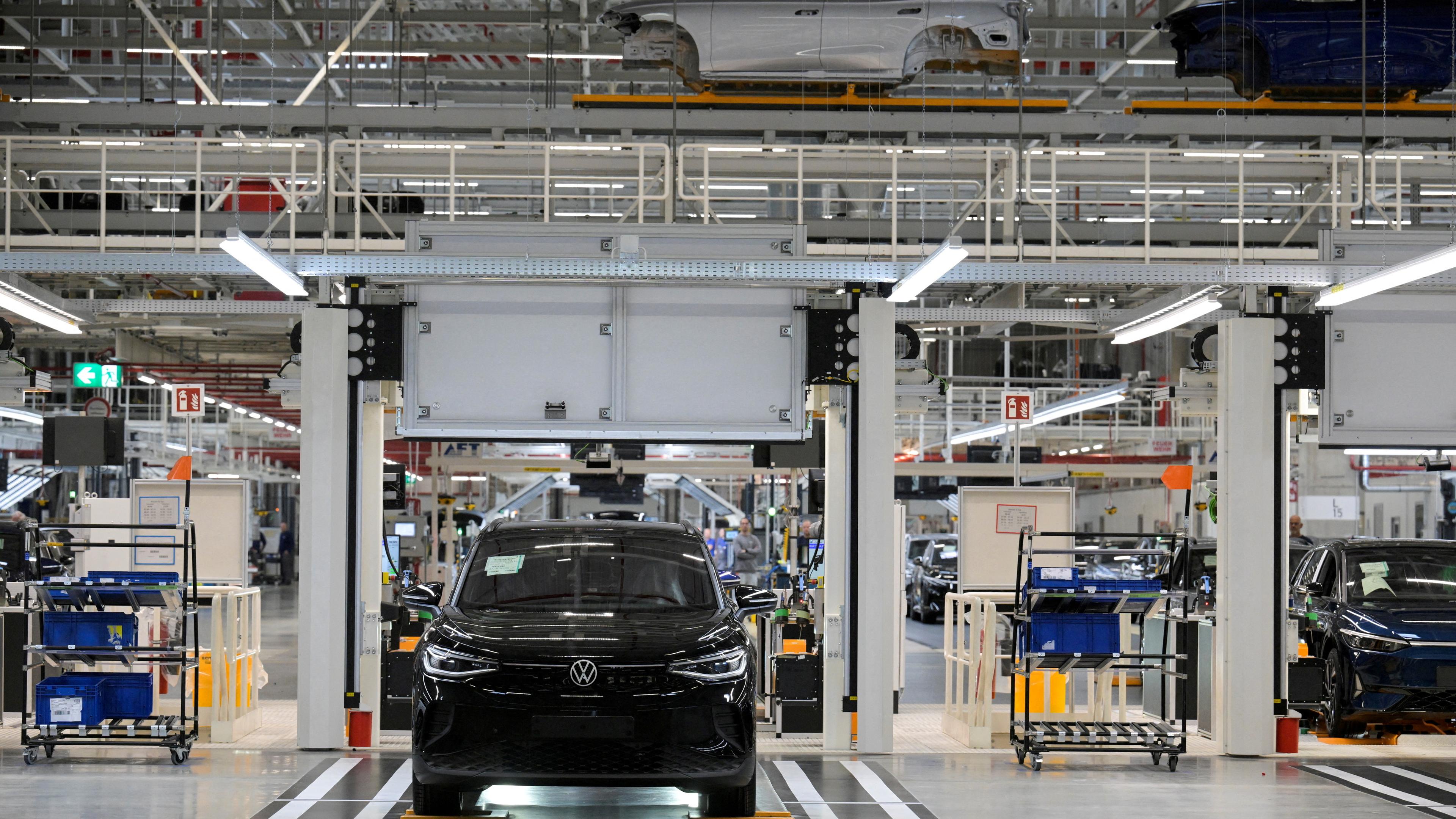 FILE PHOTO: German Economy Minister Robert Habeck visits a Volkswagen plant in Emden