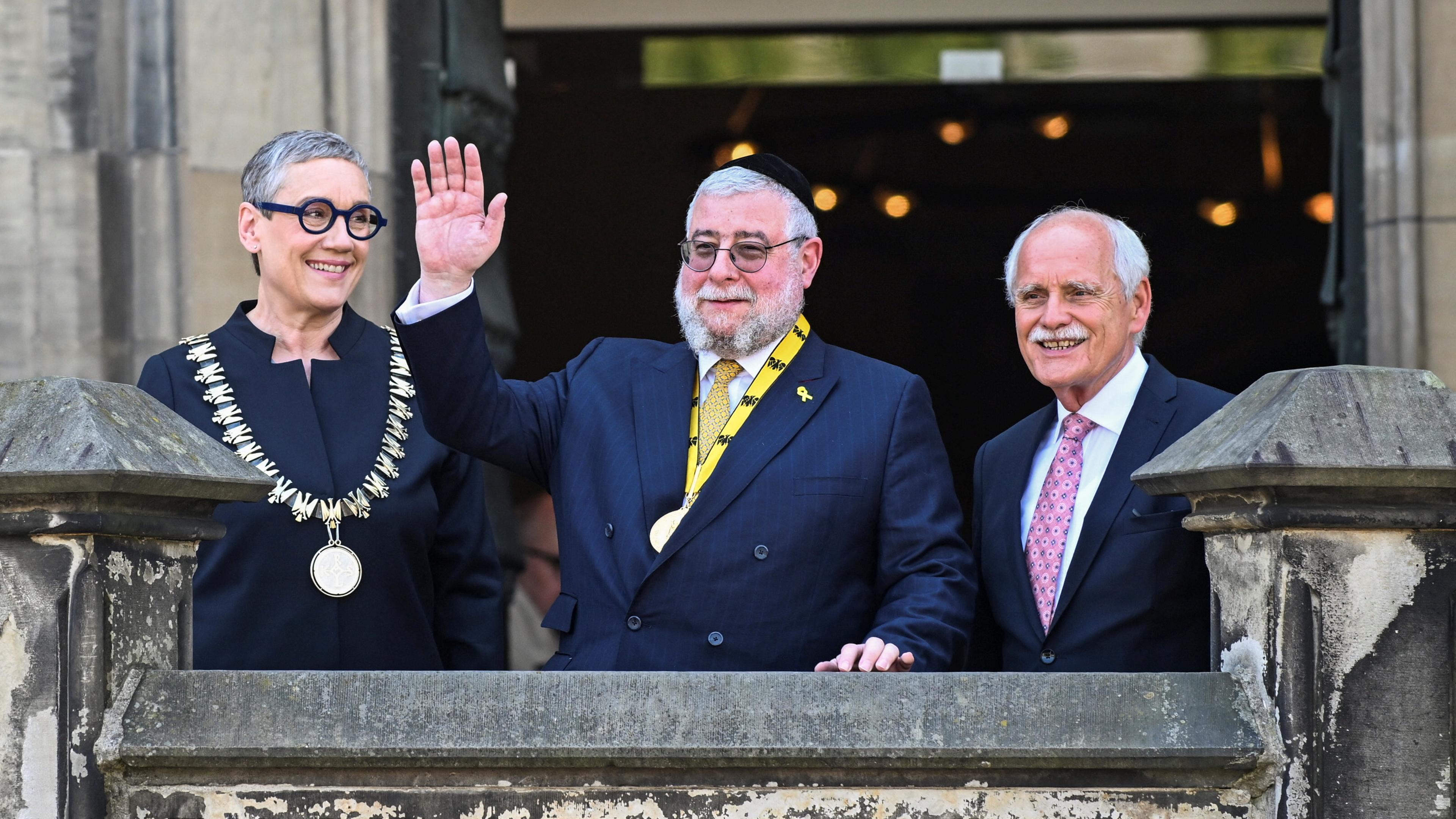 Chief Rabbi Pinchas Goldschmidt and the Jewish people in Europe receive the Charlemagne Prize (Karlspreis) 2024 in Aachen