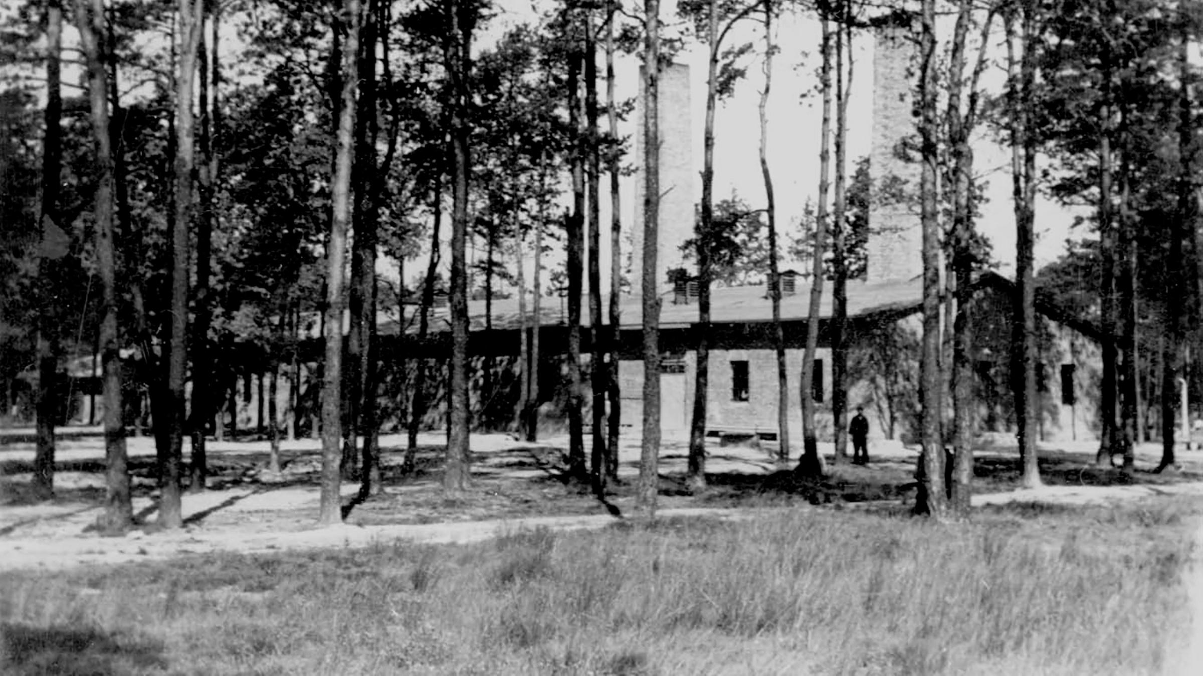 KZ Auschwitz-Birkenau - Krematorium V, in das die alte Frau gebracht wurde.