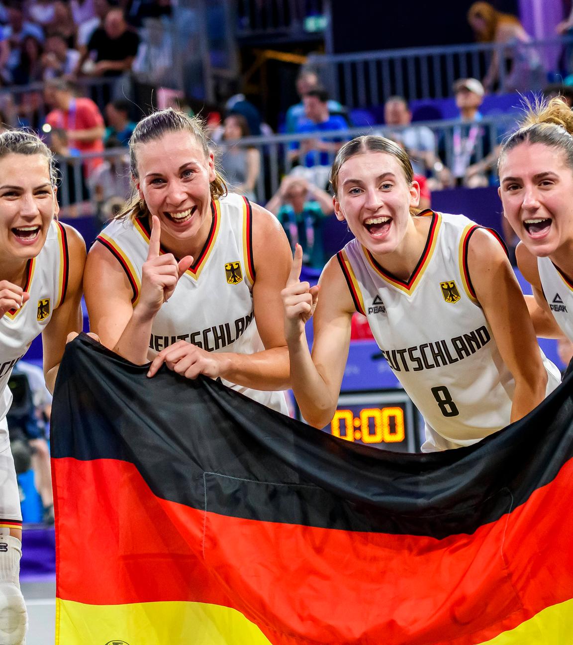 Die deutschen Frauen gewinnen das Finale gegen Spanien beim 3x3 Basketball.