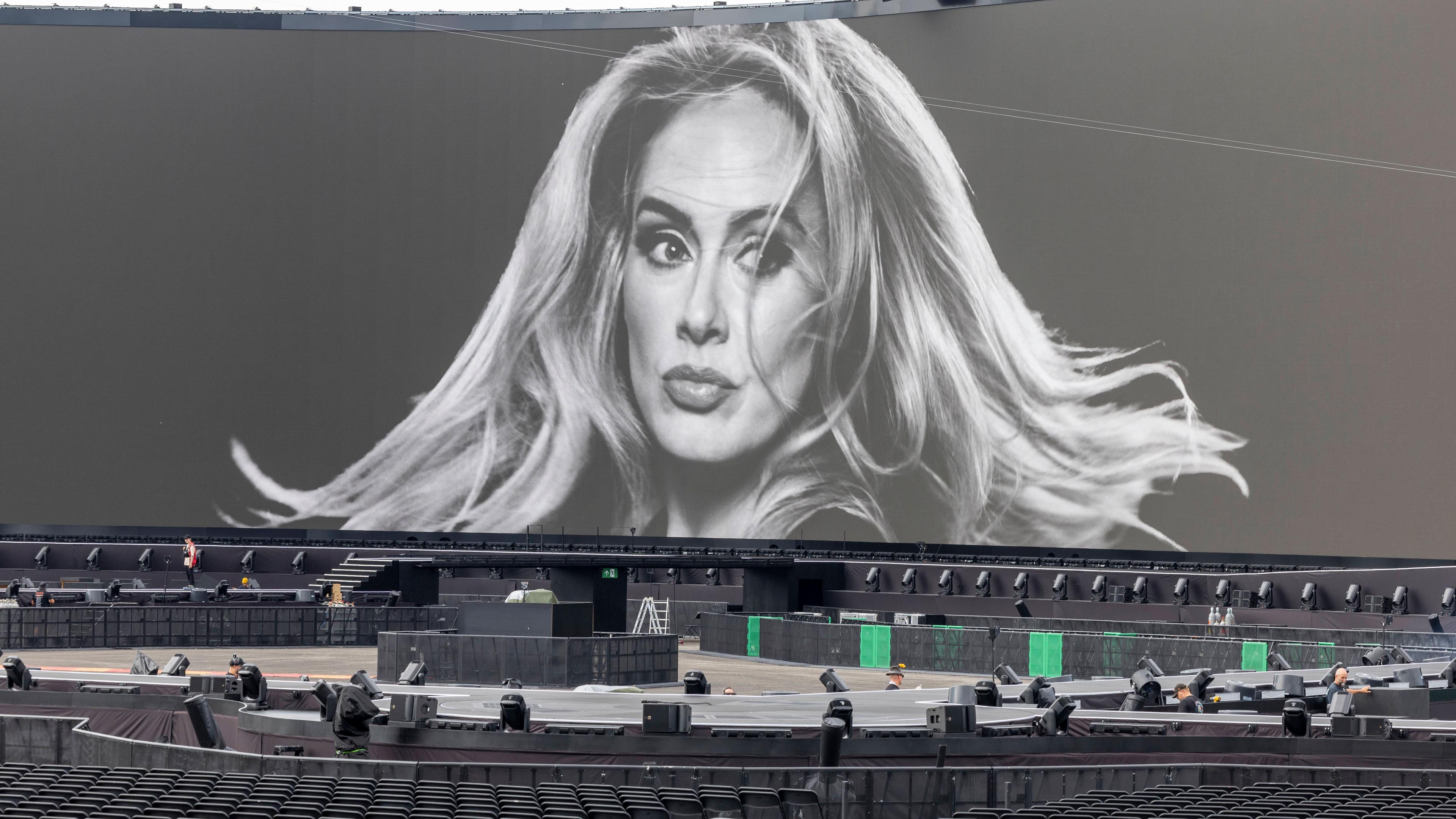 Presserundgang auf dem Adele Veranstaltungsgelände in der Adele Arena und Adele World auf dem Messegelände in München