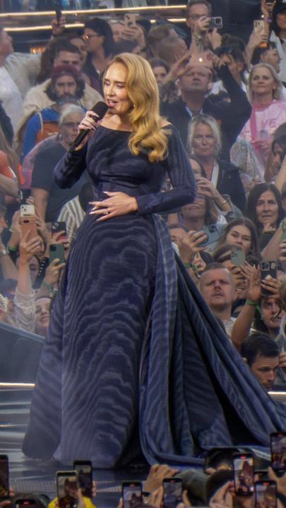 Adele singt auf dem ersten Ihrer zehn Konzerte in München.