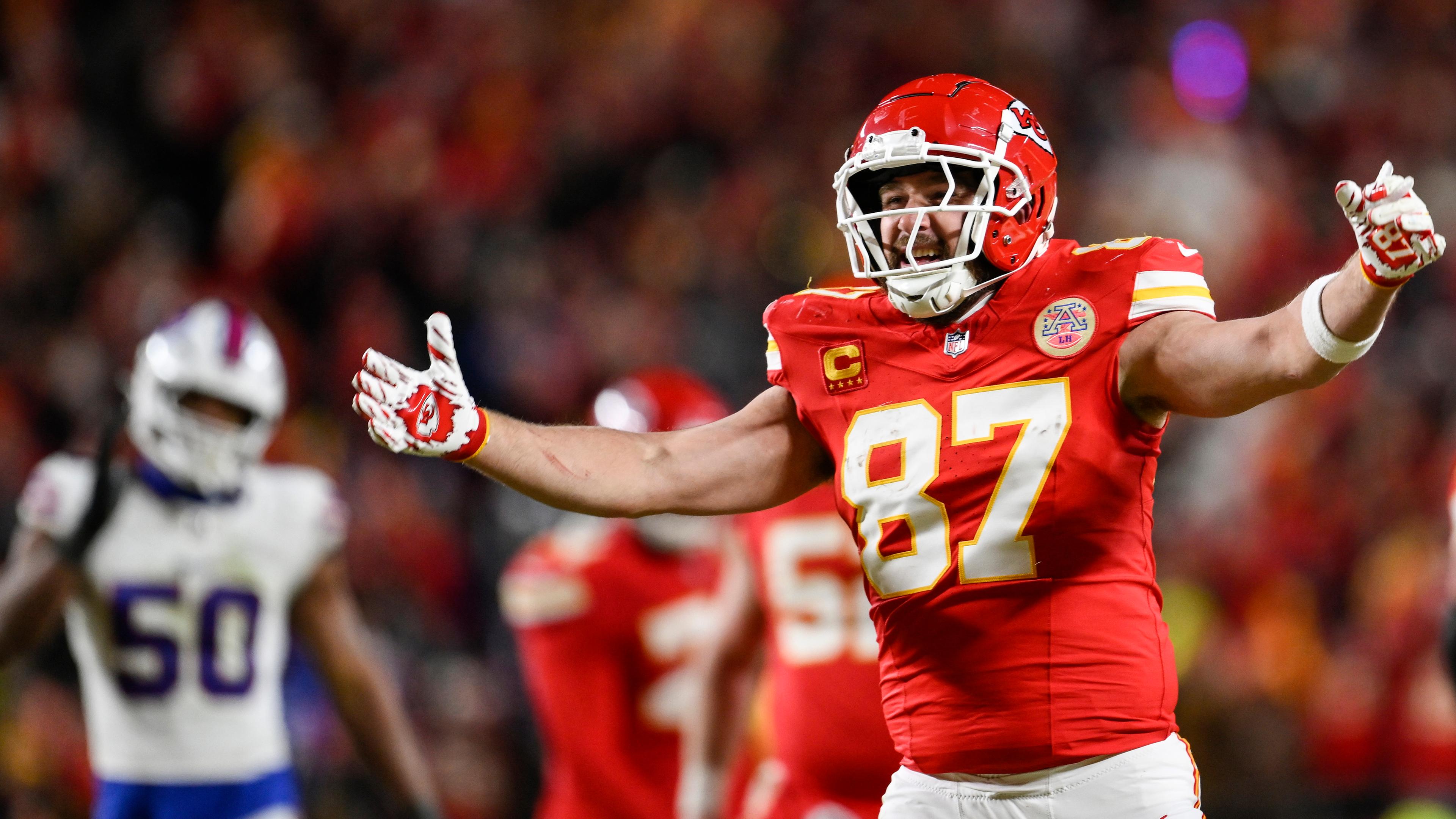 Kansas City Chiefs Tight End Travis Kelce reagiert auf den Sieg über die Buffalo Bills.