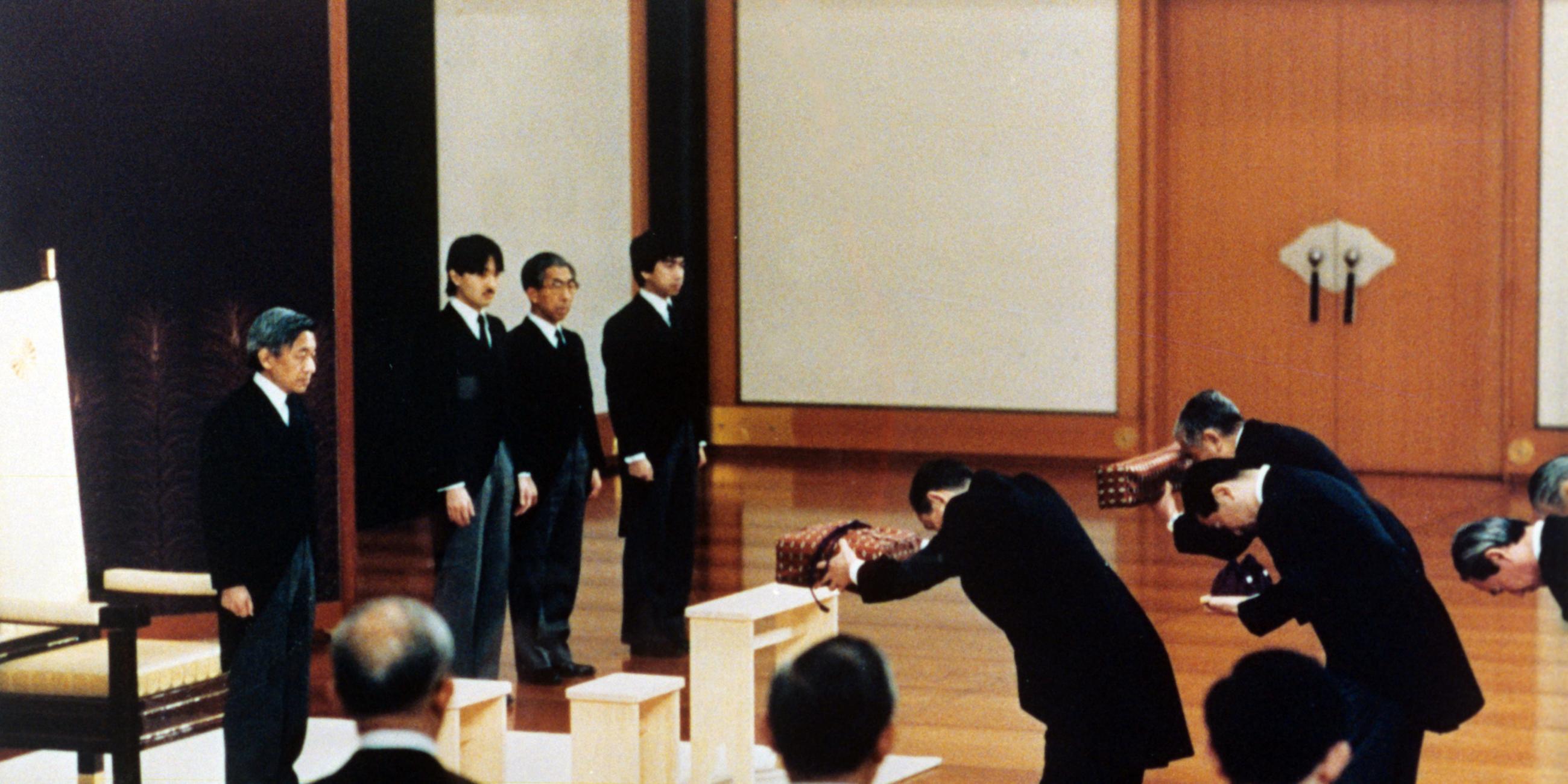 Thronbesteigung des japanischen Kaisers Akihito (07.01.1989)