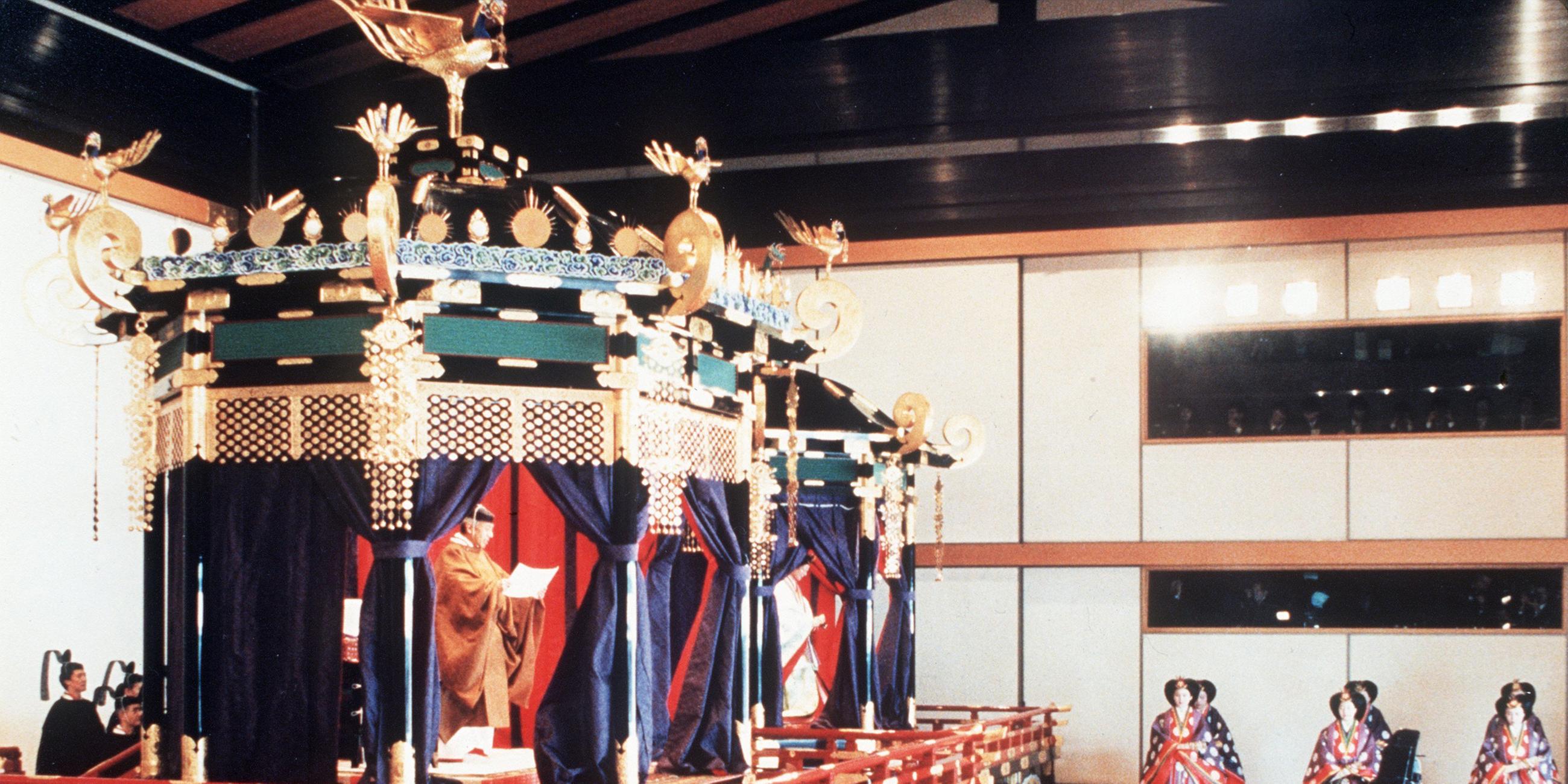 Kaiser Akihito bestieg Chrysanthementhron (12.11.1990)