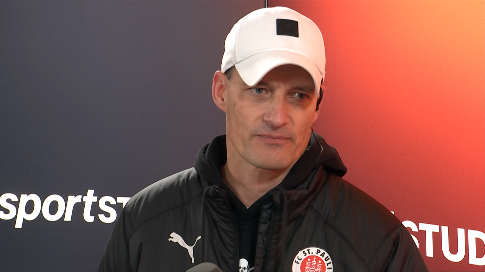 Alexander Blessin, der Trainer vom FC St. Pauli im Interview beim aktuellen Sportstudio.