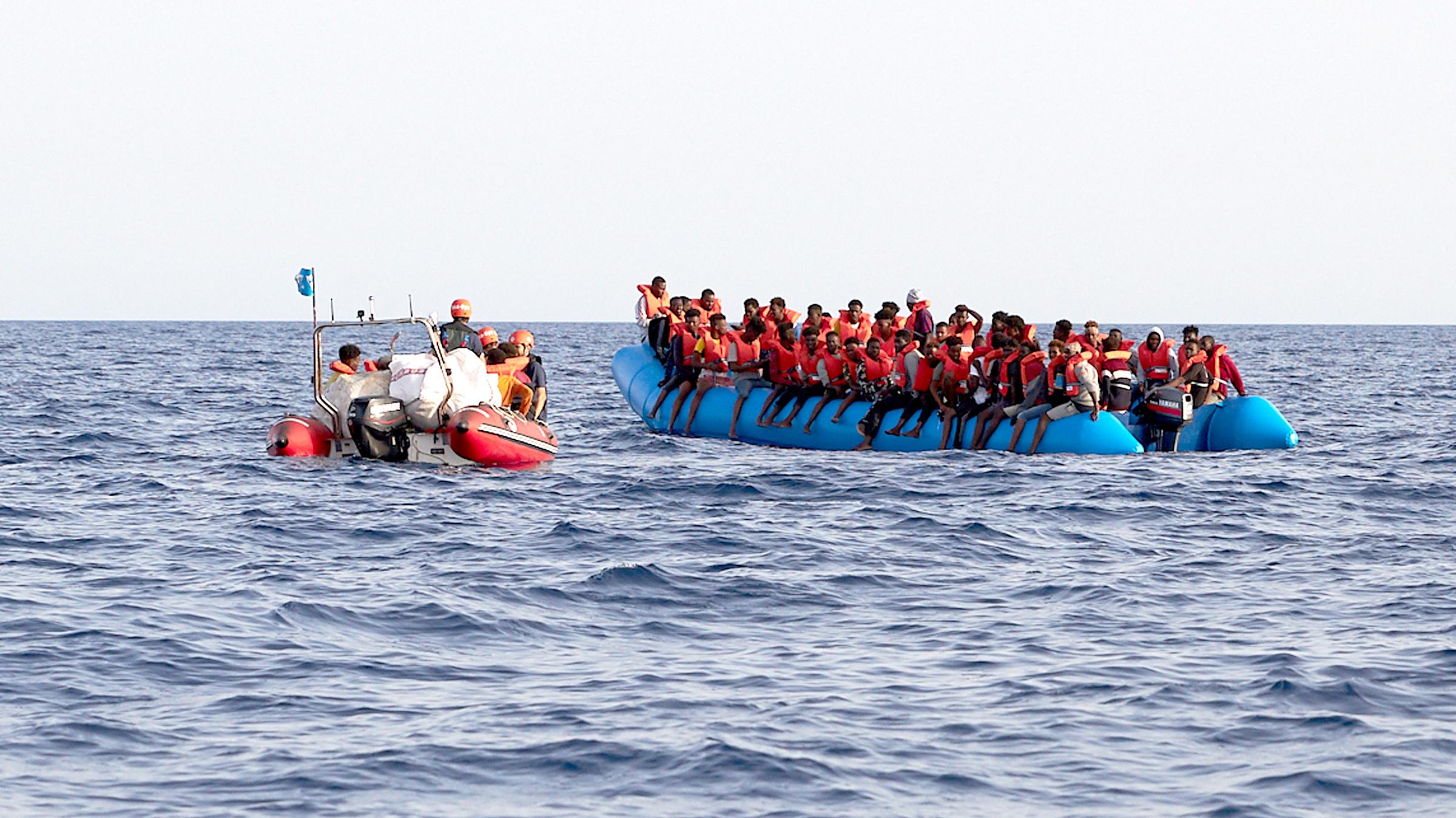 Seenotrettung Im Mittelmeer Weitere Bootsunglucke Auf Dem Weg Nach Europa Zdfheute