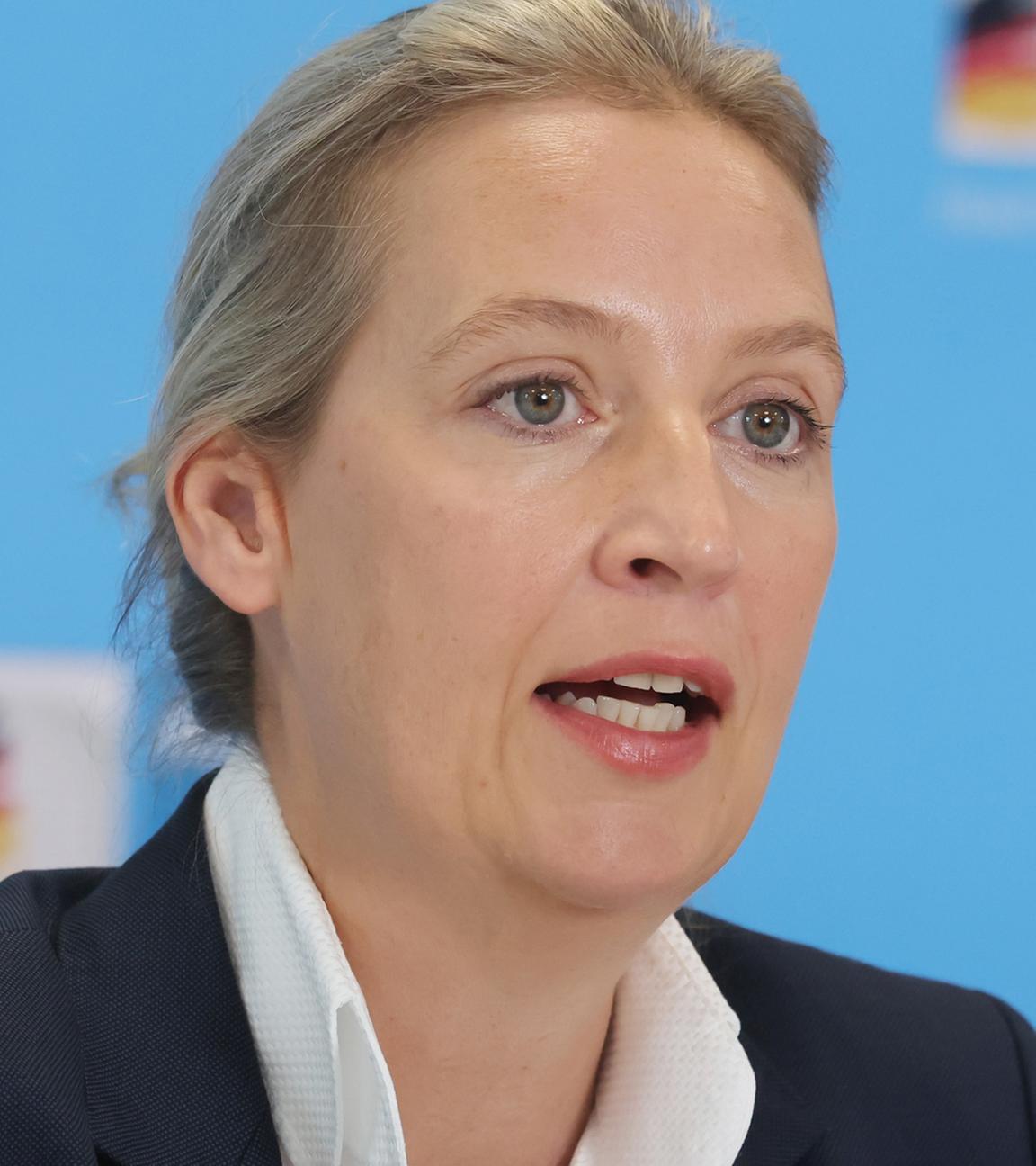 Alice Weidel spricht am 01.09.2023 auf einer Pressekonferenz in Oberhof.