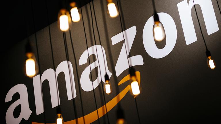 25 Jahre Amazon Vom Buchladen Zum Liebling Der Wall Street Zdfheute
