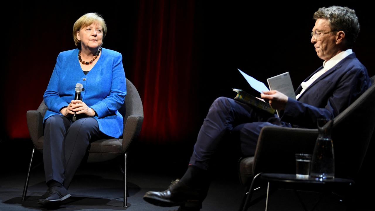 Angela Merkel regarde en arrière : « Ce n’est plus mon bureau »