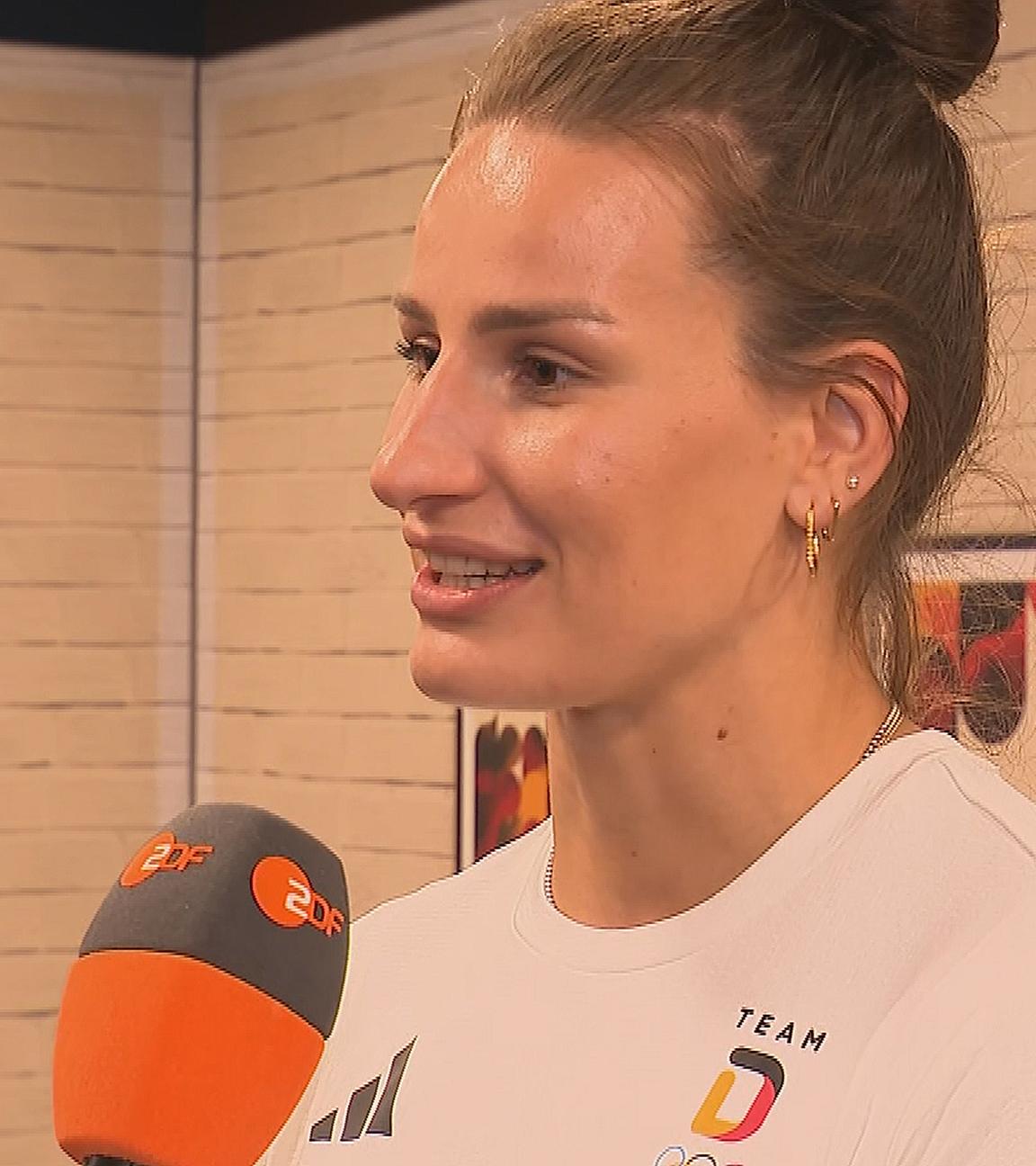 Anna-Maria Wagner im Interview mit ZDF.