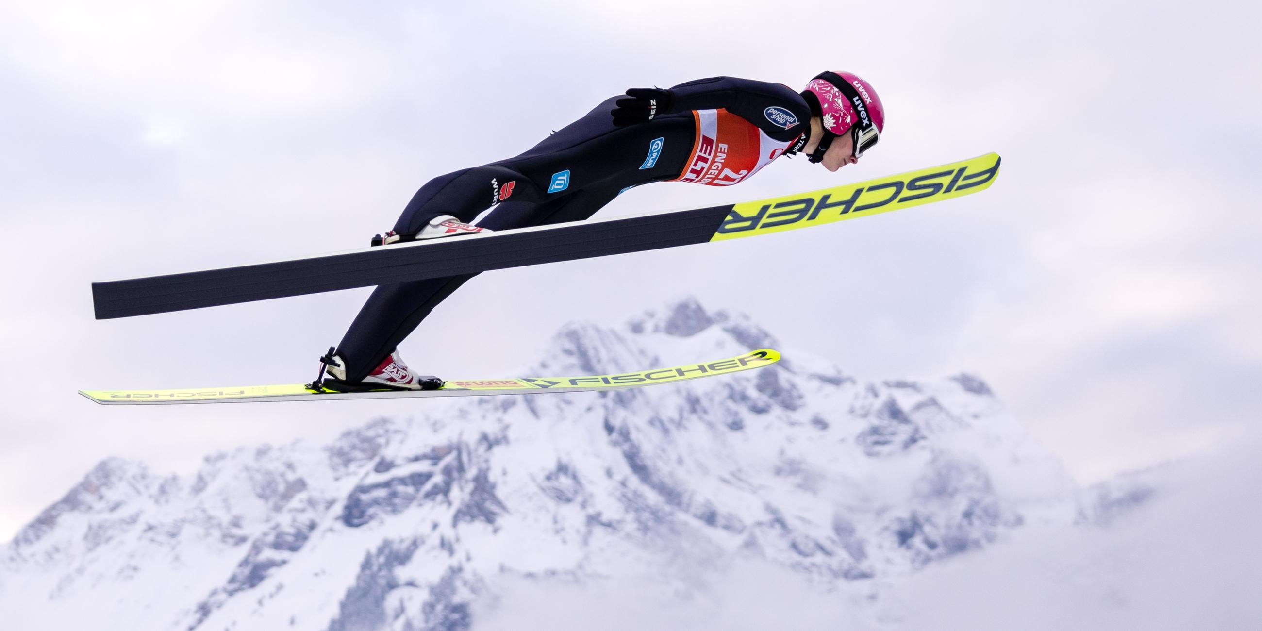 Skispringerin Anna Rupprecht beim Weltcup in Engelberg