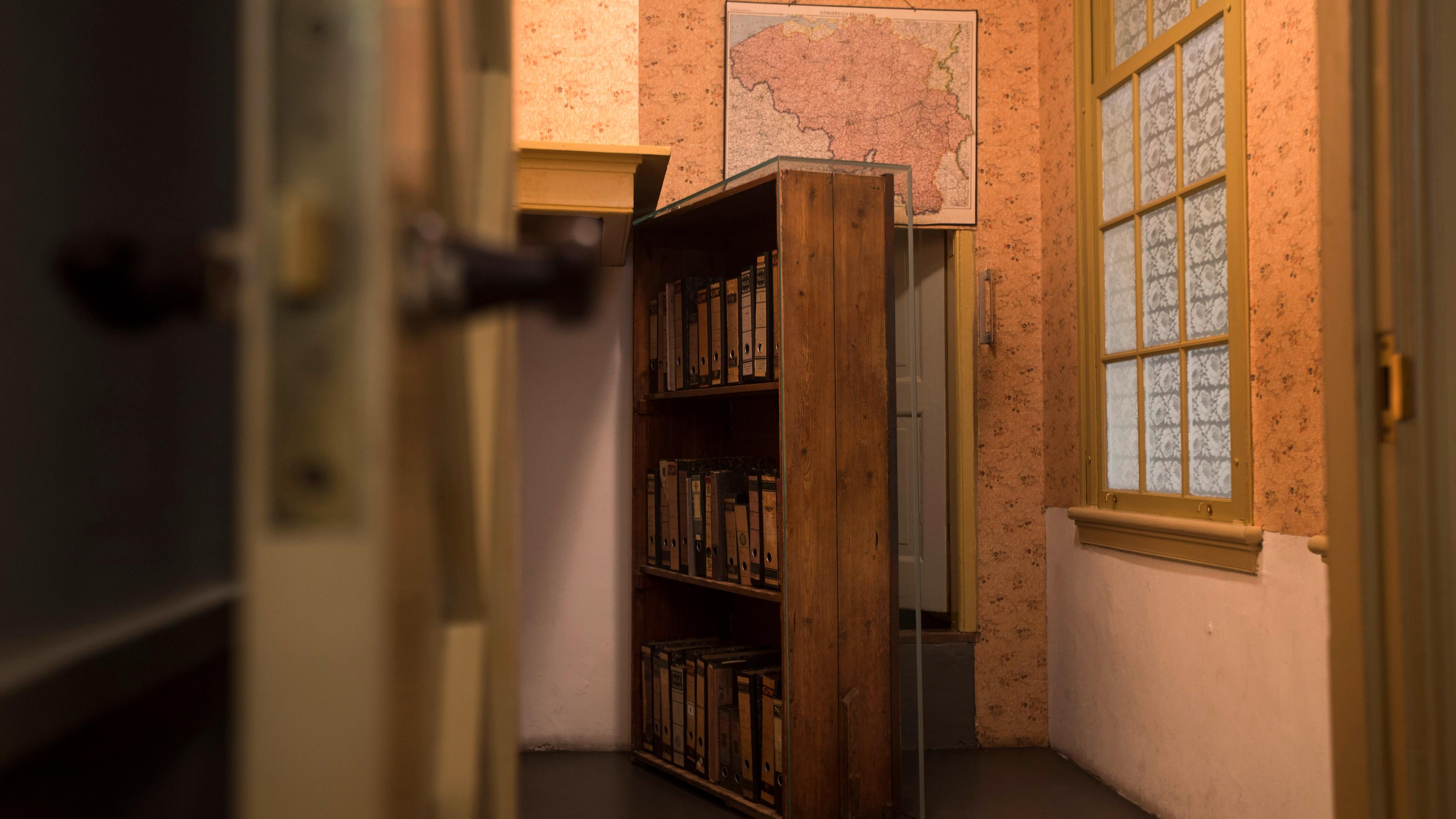 Die geheime Tür im Anne-Frank-Haus in Amsterdam