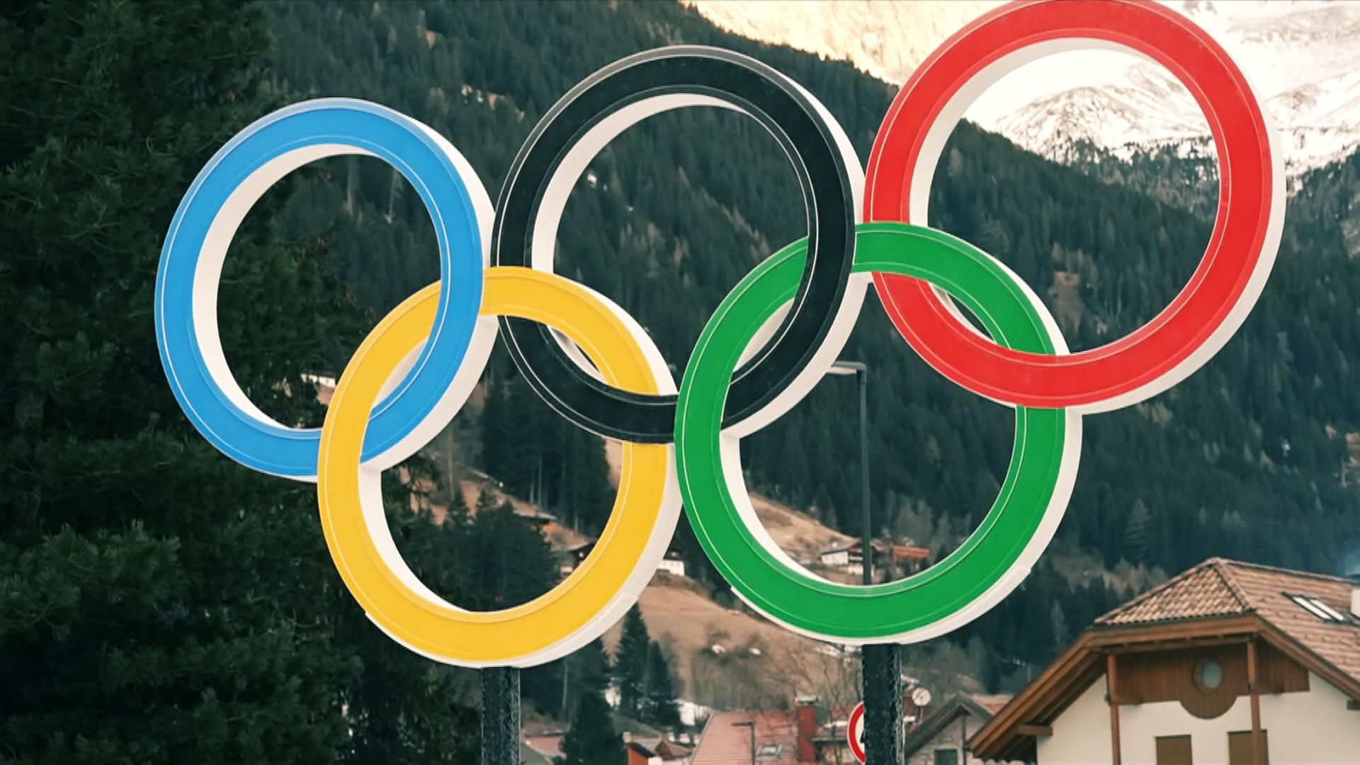 Olympische Ringe vor Antholz