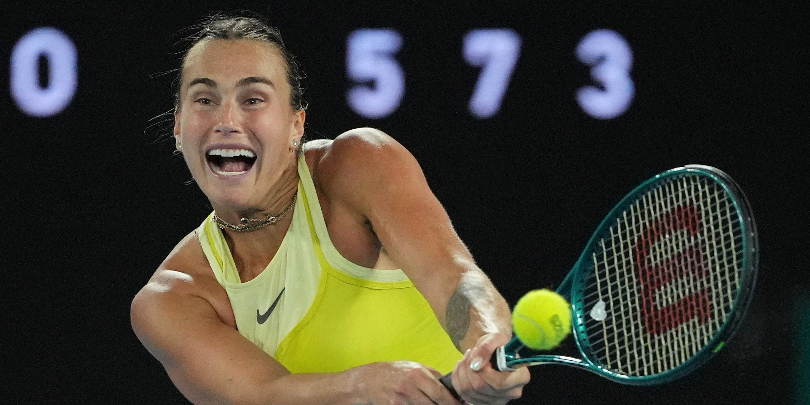 Weißrusslands Aryna Sabalenka in Aktion beim Finale der Australian Open am 25.01.2025.