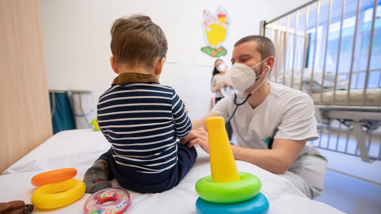 arzt kinderklinik kind