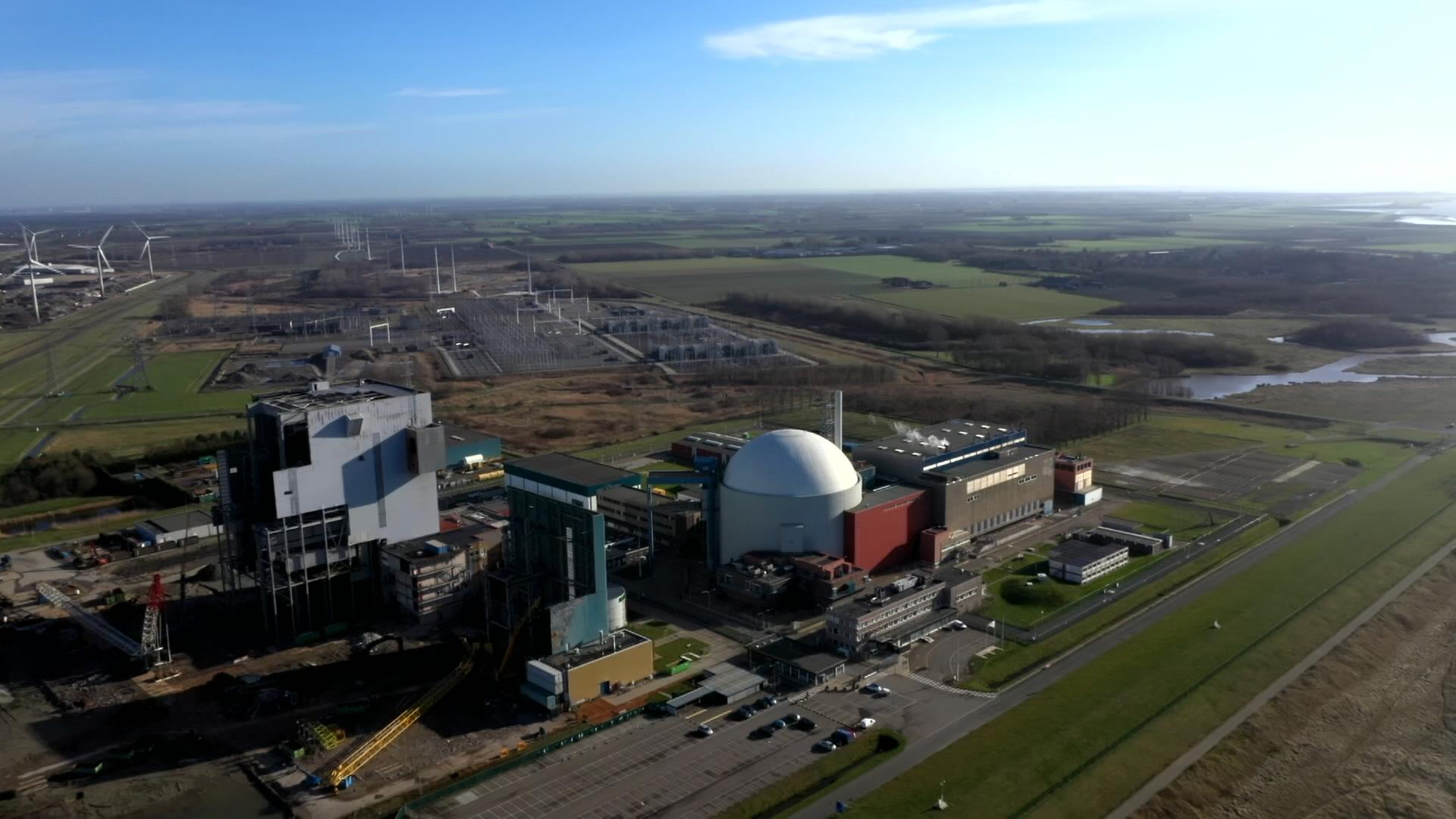 Blick auf das niederländische Atomkraftwerk Borssele 