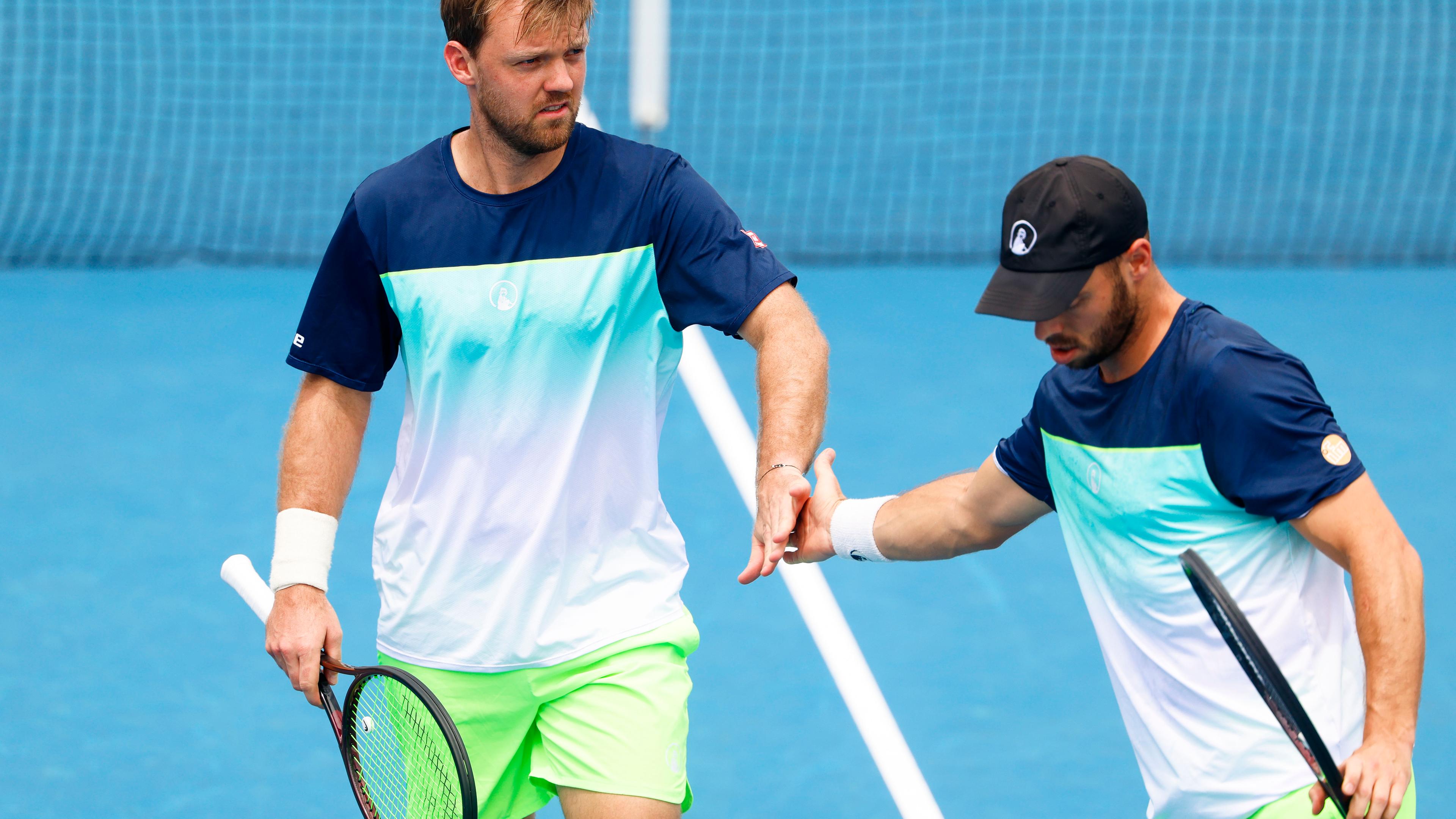 Australien, Melbourne: Tennis: Grand Slam - Australian Open, Doppel, Herren, 3. Runde. Gille/Zielinski (Belgien/Polen) - Krawietz/Pütz (Deutschland). Kevin Krawietz und Tim Pütz sind in Aktion.