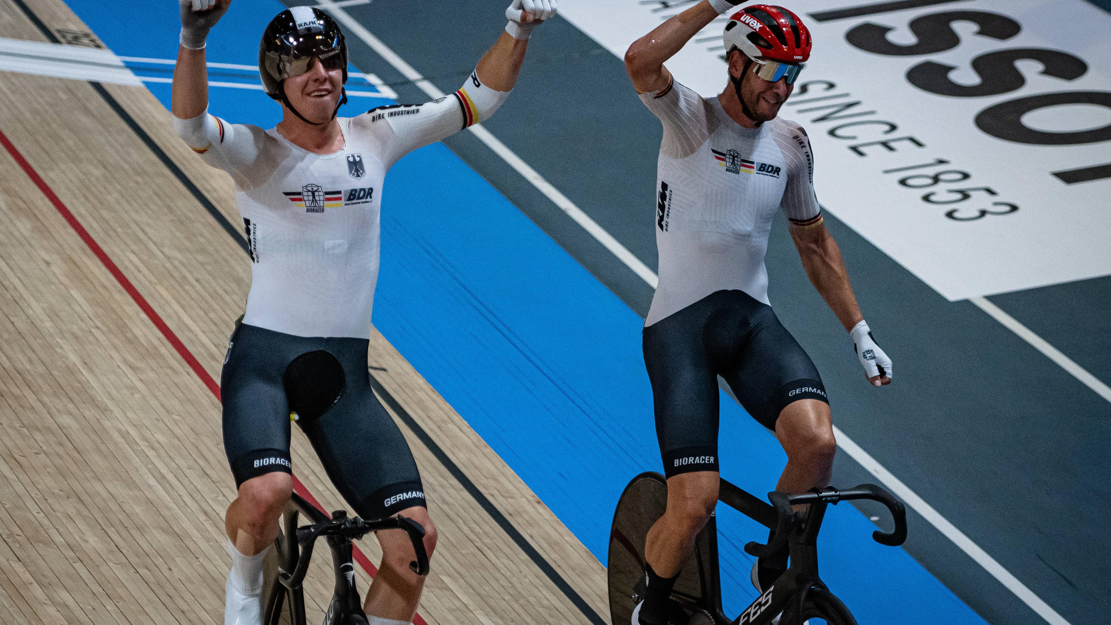 Die deutschen Roger Kluge und Tim Tom Teutenberg gewinnen Gold bei der Bahnrad WM.