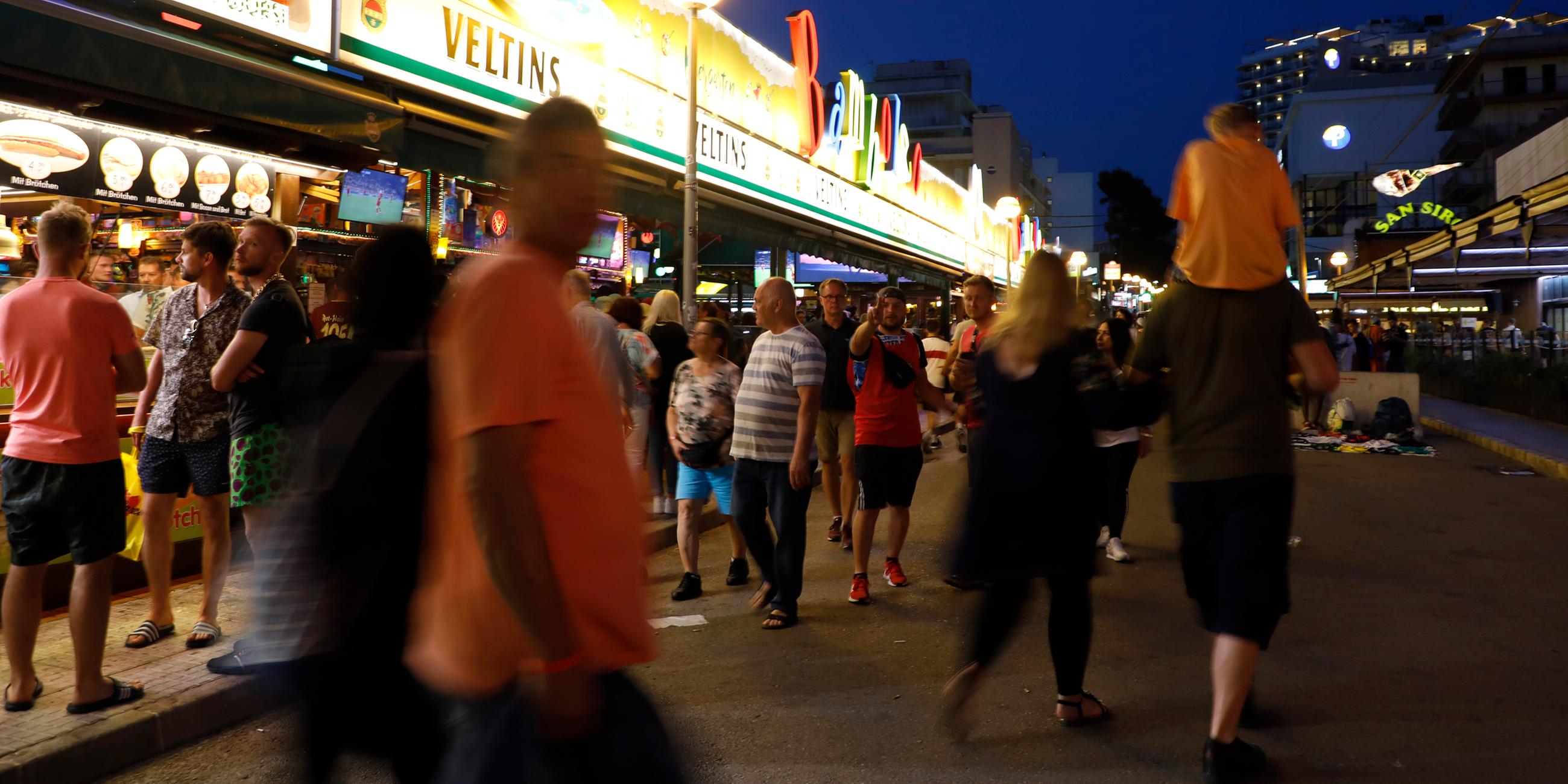 Ballermann: Alkohol In Straßen Und Am Strand Verboten - ZDFheute