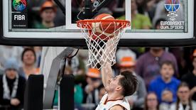 David Krämer dunked in the Basketball EM Qualifiers