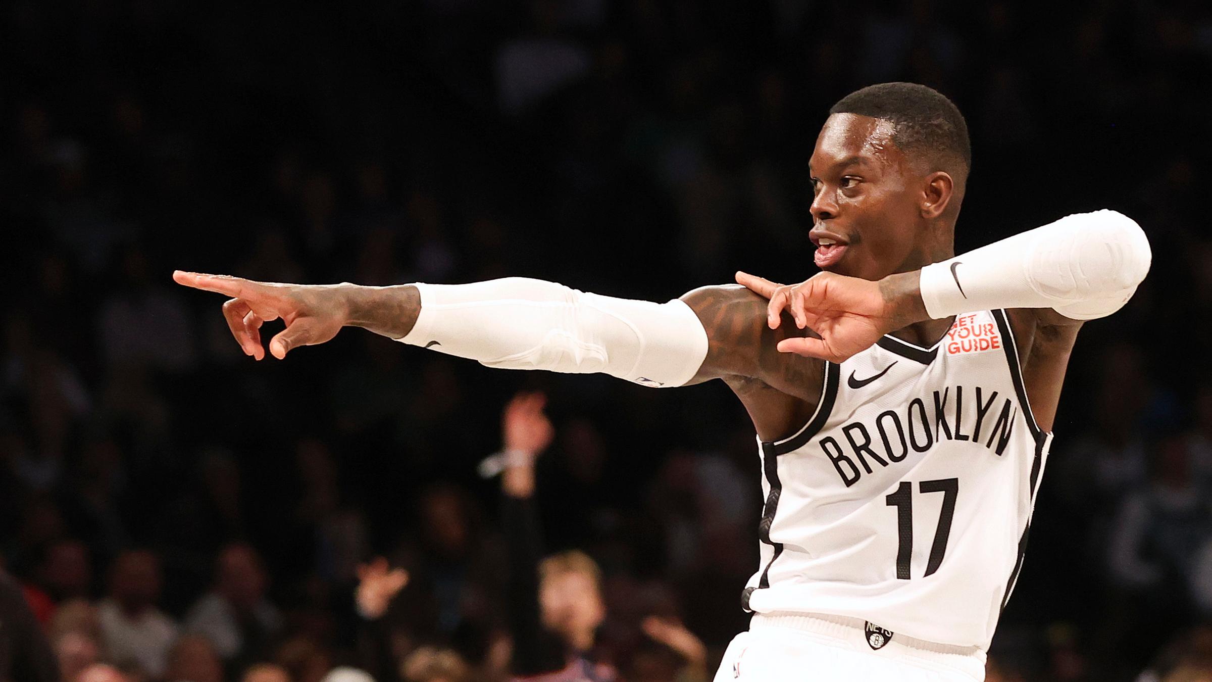 Dennis Schröder von den Brooklyn Nets jubelt nach einem Drei-Punkte-Korb in der ersten Halbzeit.