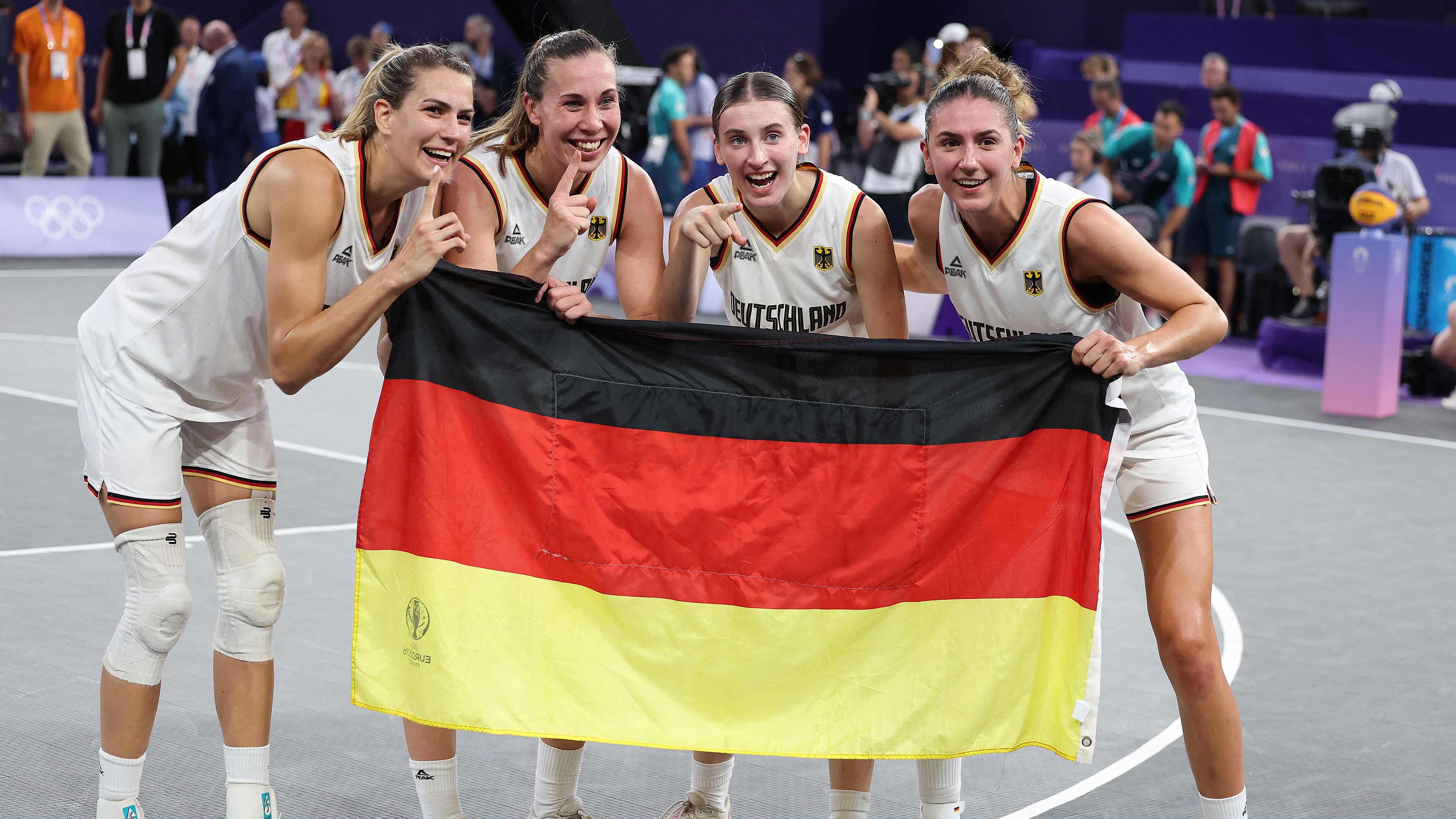 (L-R) Svenja Brunckhorst, Sonja Greinacher, Marie Reichert und Elisa Mevius