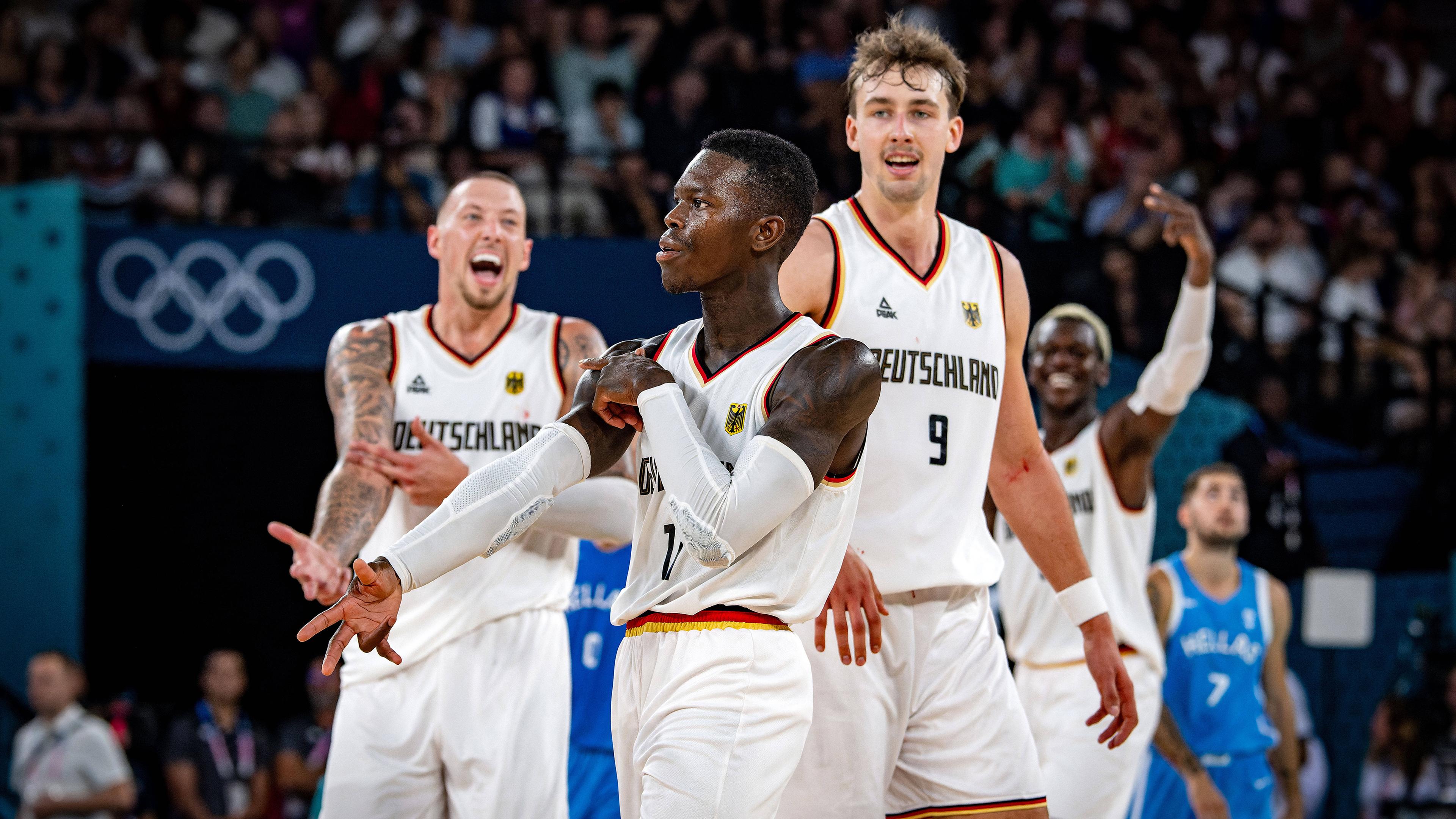 Dennis Schröder (17) Daniel Theis (10) Franz Wagner (09) und Isaac Bonga (hinten) 