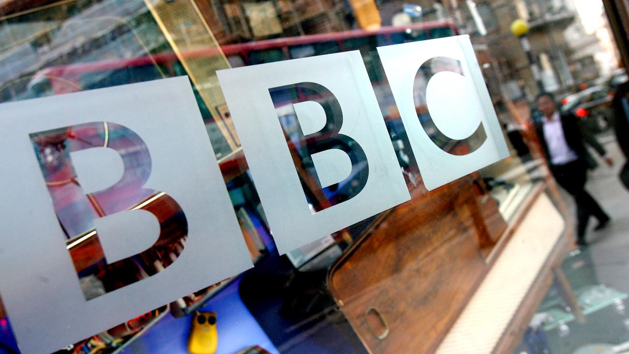 100 Jahre Bbc Britischer Rundfunk Unter Druck Zdfheute 
