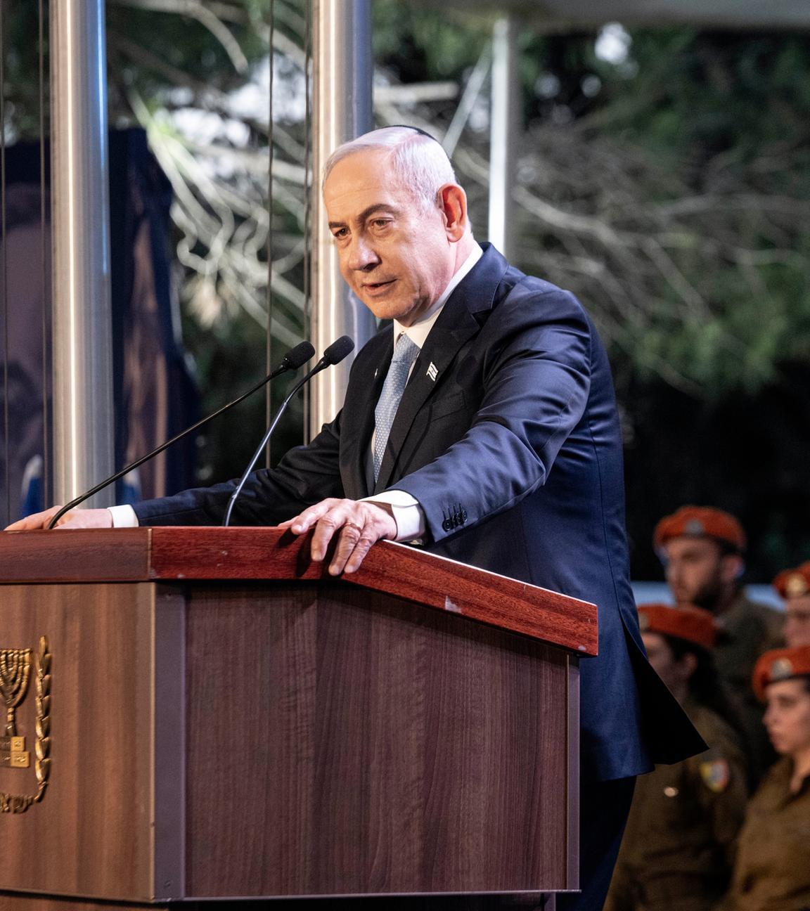Der israelische Ministerpräsident Benjamin Netanjahu spricht auf dem Militärfriedhof Mount Herzl in Jerusalem am staatlichen Denkmal für Ze'ev Jabotinsky.