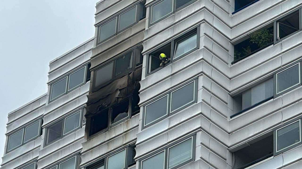 Berlin: Zwei Tote Nach Sprung Aus Brennendem Hochhaus - ZDFheute