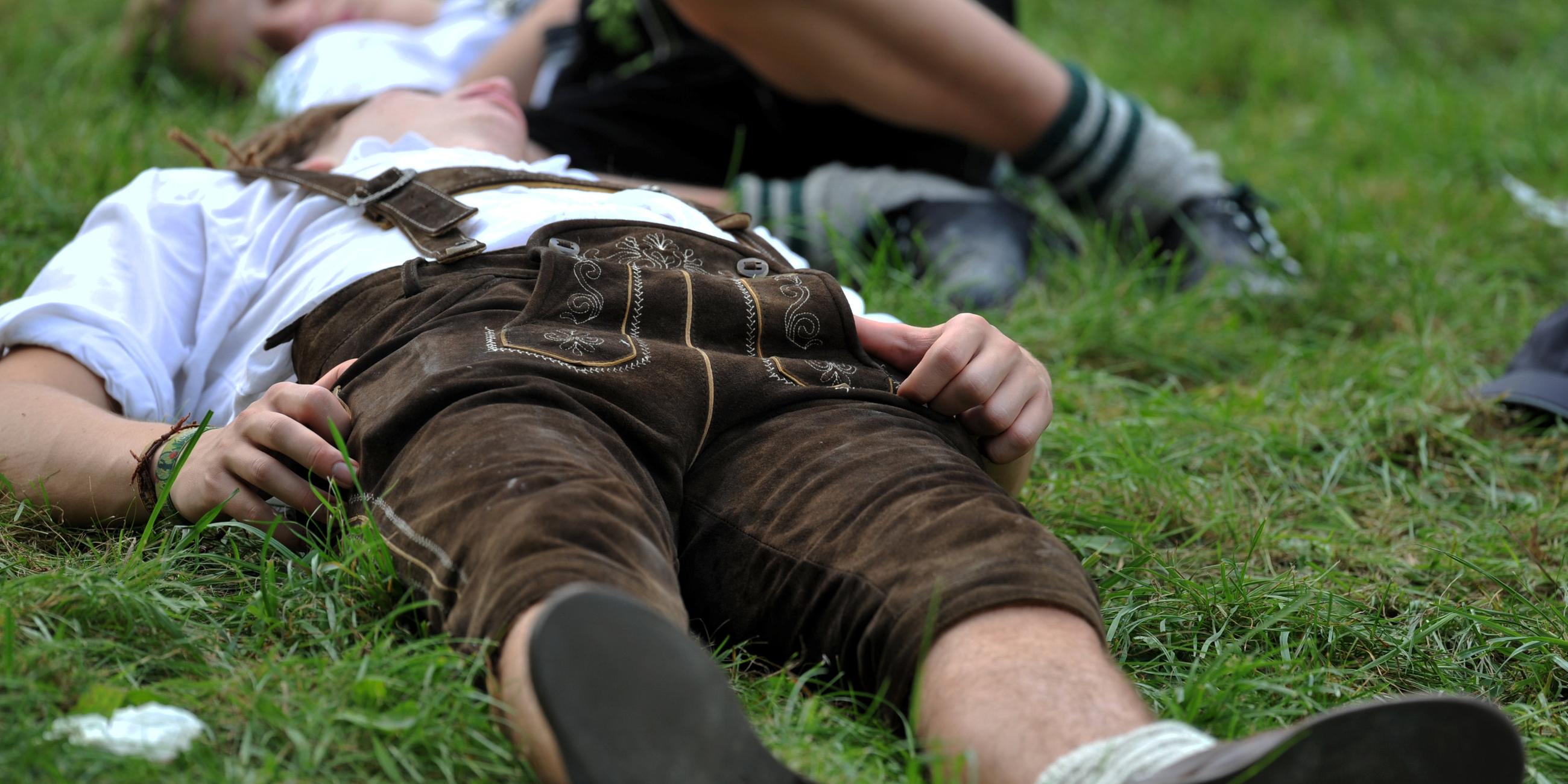 Betrunkene beim Oktoberfest