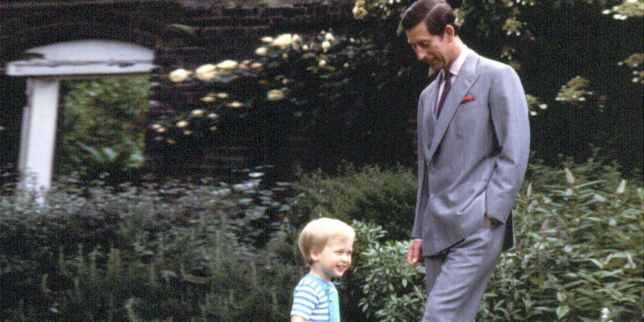 Am Sonntag feiern die Briten Vatertag und Prinz William teilt zu diesem Anlass ein altes Bild von sich mit seinem "Pa" König Charles. (16.6.2024)