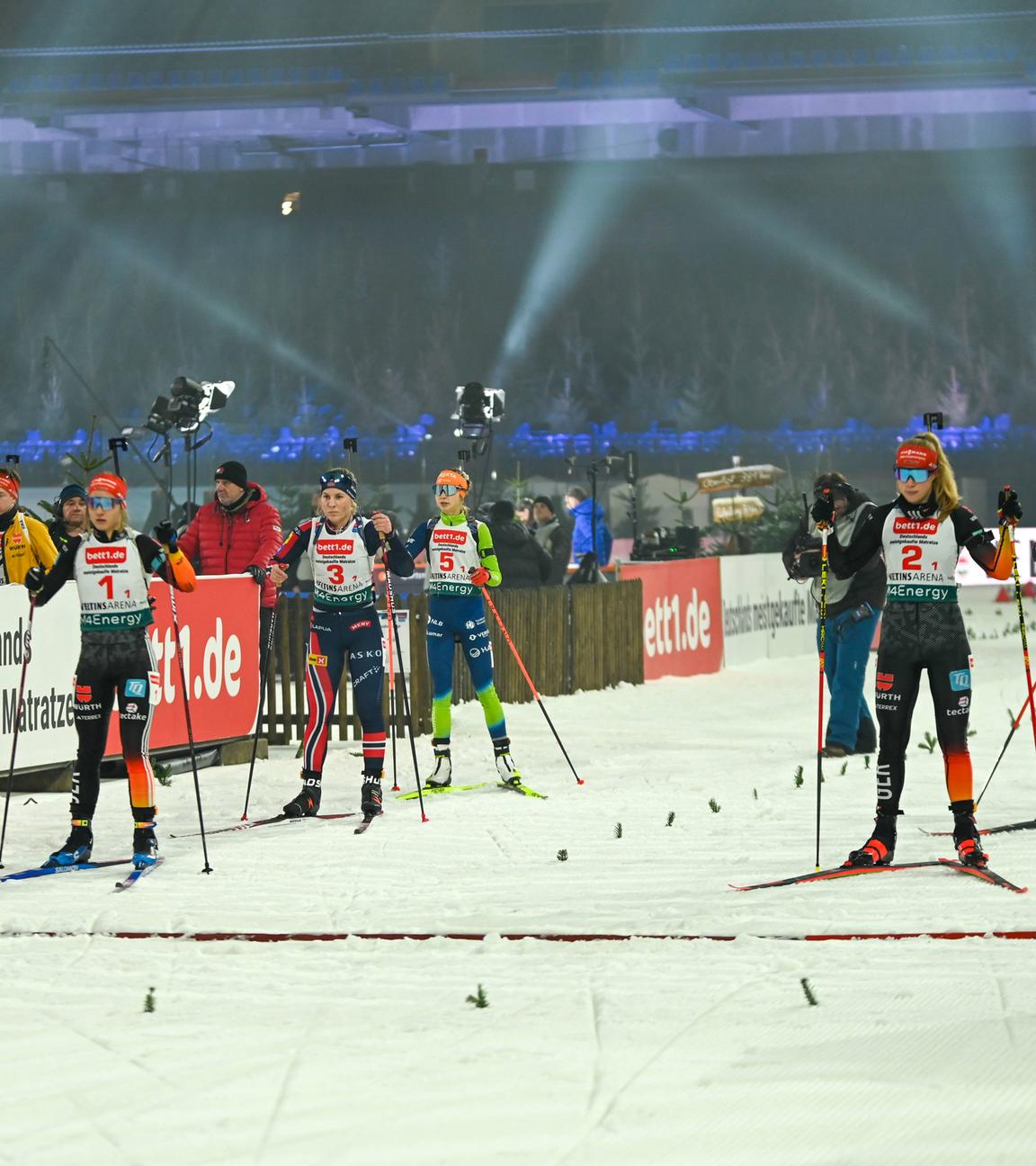 Massenstart bei Biathlon World Team.