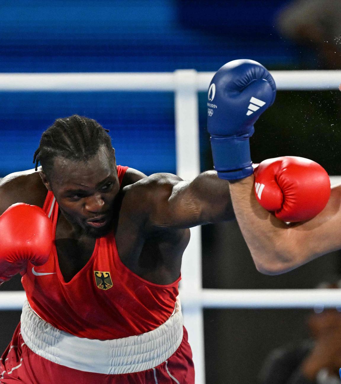 Der deutsche Boxer Nelvie Tiafack während dem Halfinale gegen Uzbekistan.