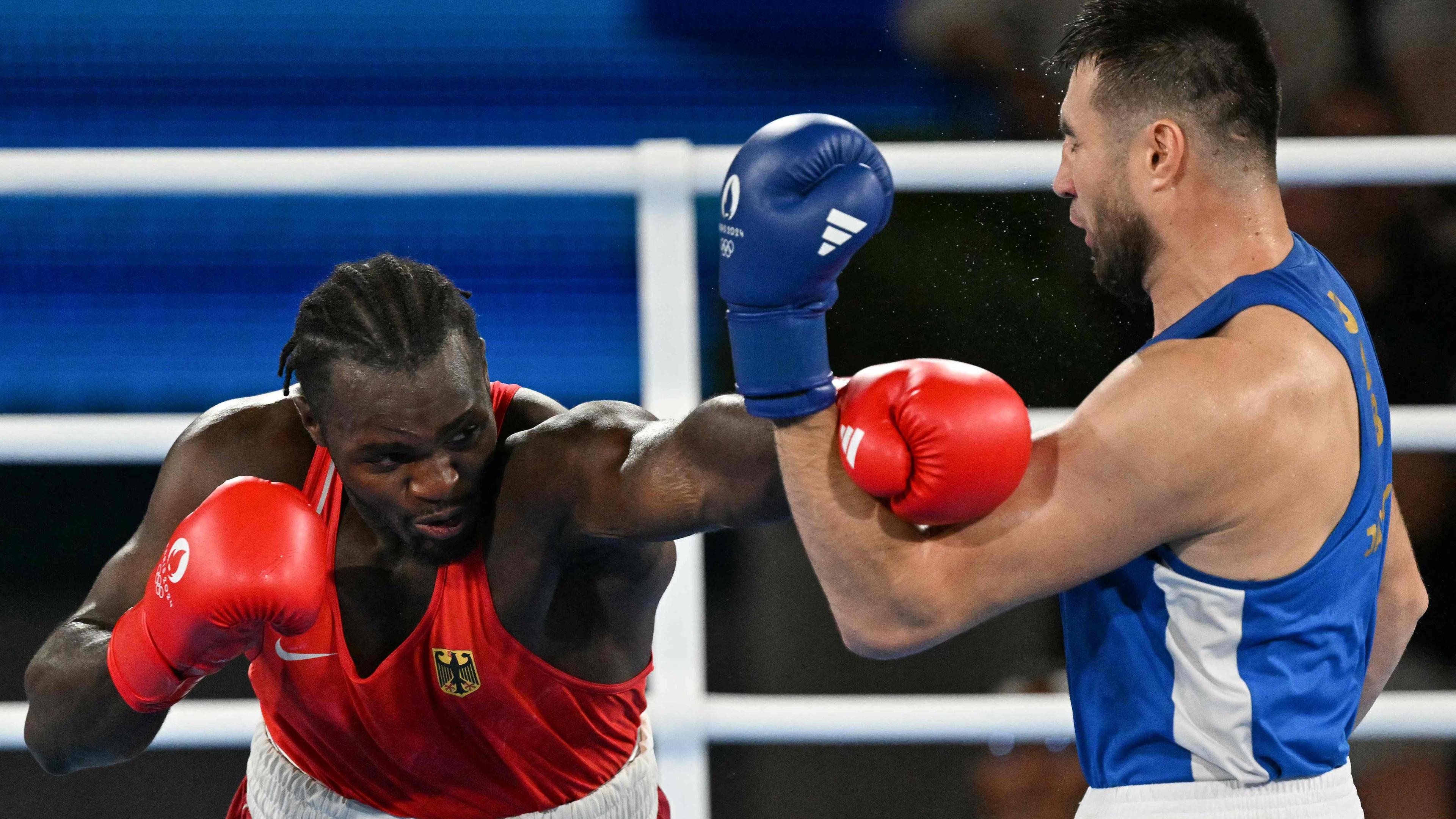 Der deutsche Boxer Nelvie Tiafack während dem Halfinale gegen Uzbekistan.