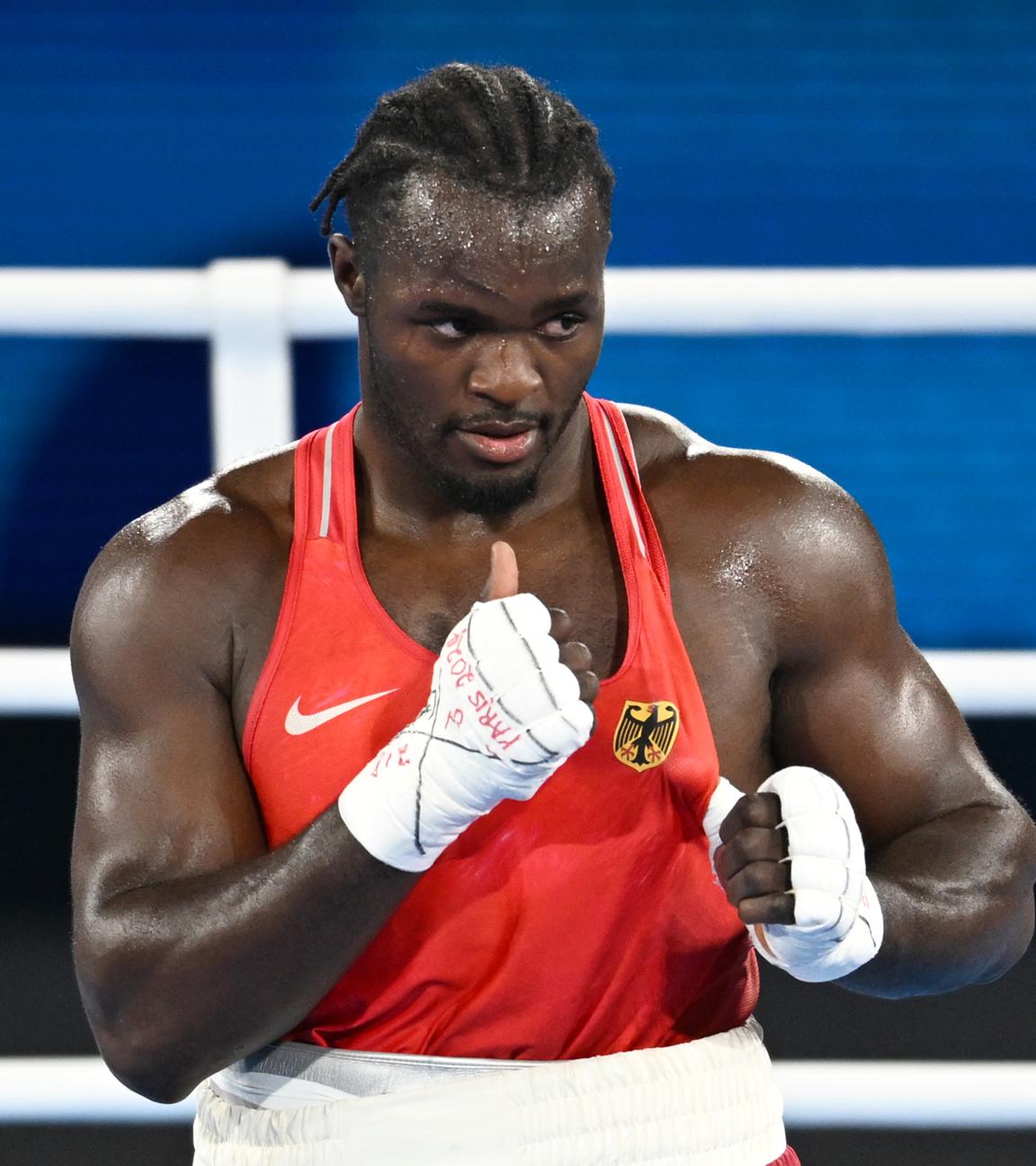 Der deutscher Boxer Nelvie Tiafack nach seinem Kampf gegen Bakhodir Jalolov.