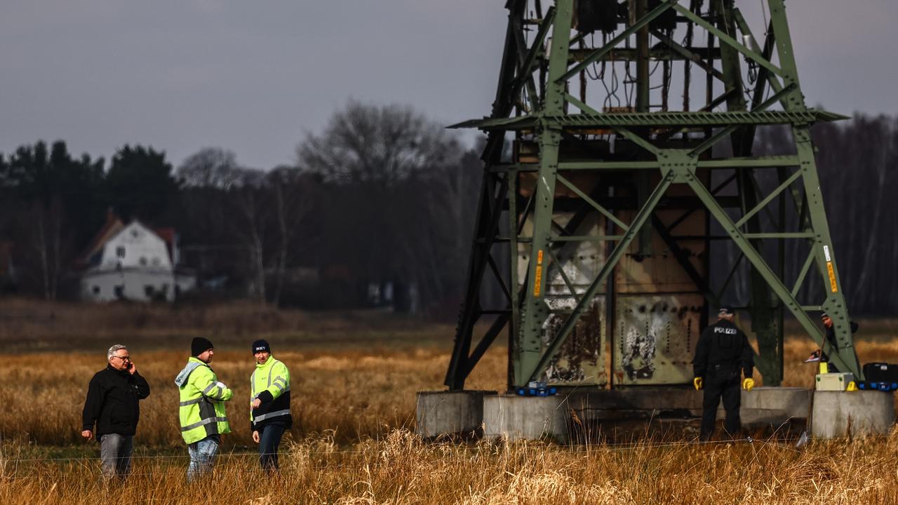 Mutmaßlicher Brandanschlag Auf Tesla-Fabrik - ZDFheute